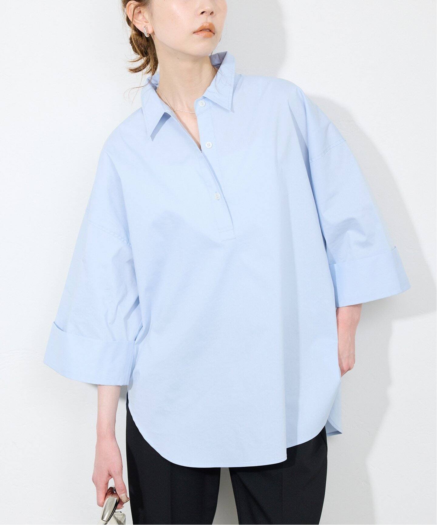【スローブ イエナ/SLOBE IENA】のオーバーサイズスキッパーシャツ インテリア・キッズ・メンズ・レディースファッション・服の通販 founy(ファニー) 　ファッション　Fashion　レディースファッション　Fashion for Women　トップス・カットソー　Cut & Sew Tops　シャツ・ブラウス・オフィスカジュアル　Elegant Blouses & Button-Ups　2025年　2025　2025春夏・S/S　Spring/Summer 2025 SS25　おすすめ　Recommended / Our Picks　スキッパー　Skipper, Open Collar　ロング　Long, Long-Length　サックスブルー B|ID: prp329100004553015 ipo3291000000033098380