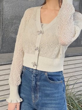 【スナイデル/SNIDEL】 リボンビジュー釦シアーカーディガン人気、トレンドファッション・服の通販 founy(ファニー) ファッション Fashion レディースファッション Fashion for Women トップス・カットソー Cut & Sew Tops カーディガン・羽織り Layered Style Cardigans おすすめ Recommended / Our Picks エレガント 上品 Elegant カーディガン Cardigan, Knitwear シルバー Silver, Metallic Silver フォルム Silhouette, Form ベーシック Basic, Essential リボン Ribbon, Bow |ID:prp329100004554162