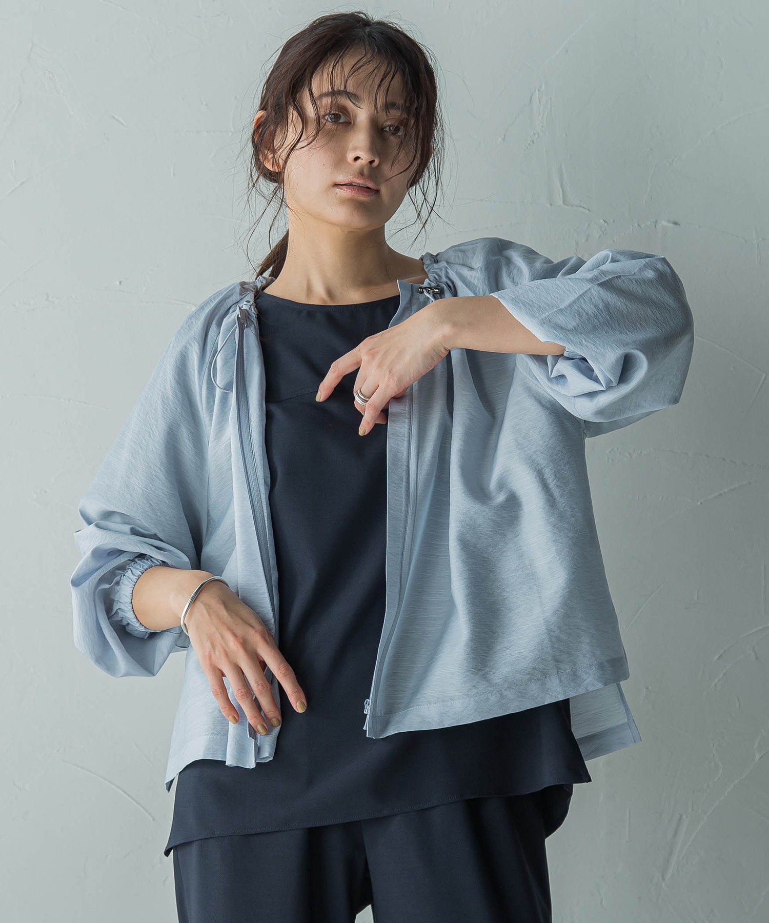 【メイソングレイ/MAYSON GREY】の叶えるフーディシャツブルゾン≪洗濯機で洗える≫ インテリア・キッズ・メンズ・レディースファッション・服の通販 founy(ファニー) 　ファッション　Fashion　レディースファッション　WOMEN　アウター　Coat Outerwear　ブルゾン　Blouson/Jackets　トップス・カットソー　Tops/Tshirt　シャツ/ブラウス　Shirts/Blouses　洗える　Washable　ギャザー　Gather　ネップ　Nep Yarn　バランス　Balance　ボトム　Bottom　マーブル　Marble　ロング　Long　ブルー|ID: prp329100004554287 ipo3291000000032294376