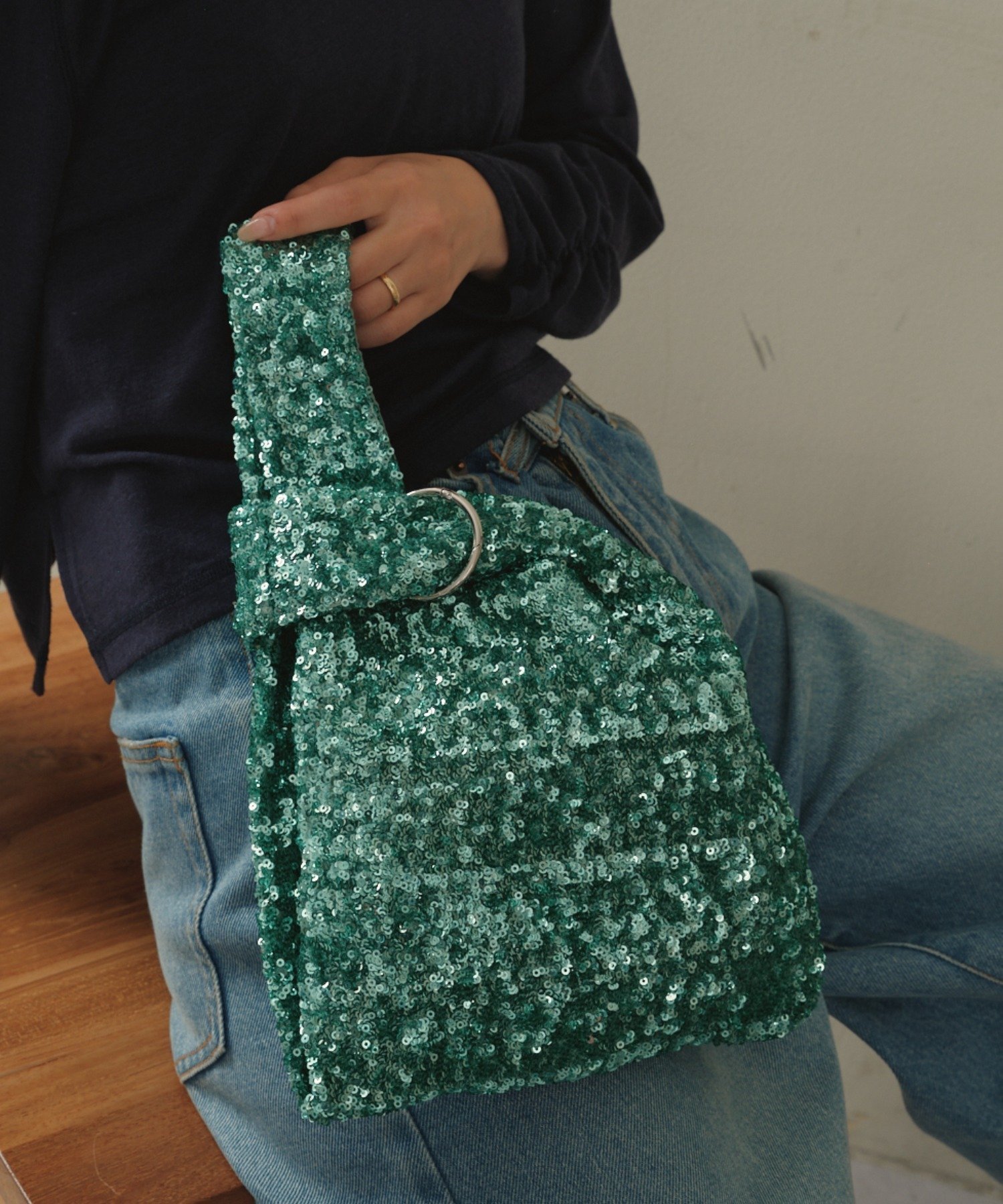 【チャオパニックティピー/CIAOPANIC TYPY】のカラビナ付きスパンコールBAG インテリア・キッズ・メンズ・レディースファッション・服の通販 founy(ファニー) 　ファッション　Fashion　レディースファッション　WOMEN　バッグ　Bag　おすすめ　Recommend　スパンコール　Sequins　フォルム　Form　再入荷　Restock/Back In Stock/Re Arrival　ミント|ID: prp329100004554338 ipo3291000000032265958