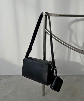 【カプリシューレマージュ/CAPRICIEUX LEMAGE】のポーチSETスクエアショルダーバッグ 人気、トレンドファッション・服の通販 founy(ファニー) ファッション Fashion レディースファッション WOMEN バッグ Bag ポーチ Pouches ショルダー Shoulder スクエア Square ポーチ Pouch リップ Lip ワンポイント One Point |ID:prp329100004554399