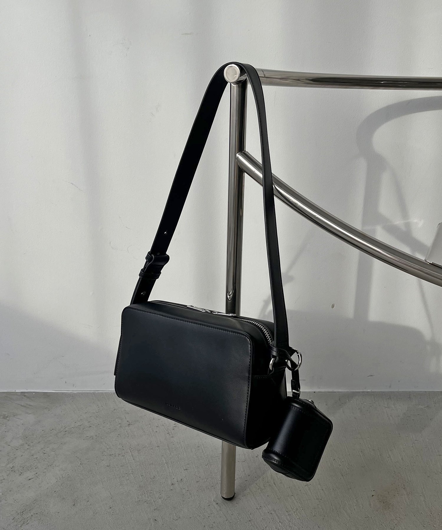 【カプリシューレマージュ/CAPRICIEUX LEMAGE】のポーチSETスクエアショルダーバッグ 人気、トレンドファッション・服の通販 founy(ファニー) 　ファッション　Fashion　レディースファッション　WOMEN　バッグ　Bag　ポーチ　Pouches　ショルダー　Shoulder　スクエア　Square　ポーチ　Pouch　リップ　Lip　ワンポイント　One Point　 other-1|ID: prp329100004554399 ipo3291000000032291699
