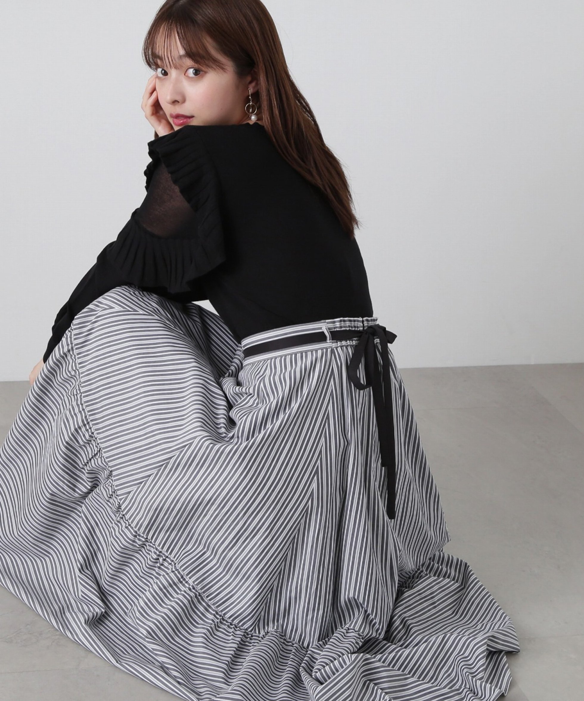 【プロポーション ボディドレッシング/PROPORTION BODY DRESSING】のリボン付きストライプスカート インテリア・キッズ・メンズ・レディースファッション・服の通販 founy(ファニー) 　ファッション　Fashion　レディースファッション　WOMEN　スカート　Skirt　ストライプ　Stripe　リボン　Ribbon　春　Spring　ブラック|ID: prp329100004554410 ipo3291000000032395551