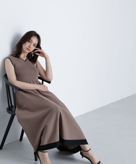 【ナチュラル ビューティー ベーシック/NATURAL BEAUTY BASIC】のバイカラーニュアンスネックニットワンピース 人気、トレンドファッション・服の通販 founy(ファニー) 雑誌掲載アイテム Magazine Picks & Fashion Features ファッション雑誌 Fashion Magazines オッジ Oggi ファッションモデル・俳優・女優 Models 女性 Women 古畑星夏 Furuhata Seika ファッション Fashion レディースファッション Fashion for Women ワンピース Dresses ニットワンピース Knit Dresses 8月号 August Issue, Aug. Edition フィット Fit, Slim Fit フレア Flare, Flared 夏 Summer 雑誌 Magazine, Fashion Magazine |ID:prp329100004554575