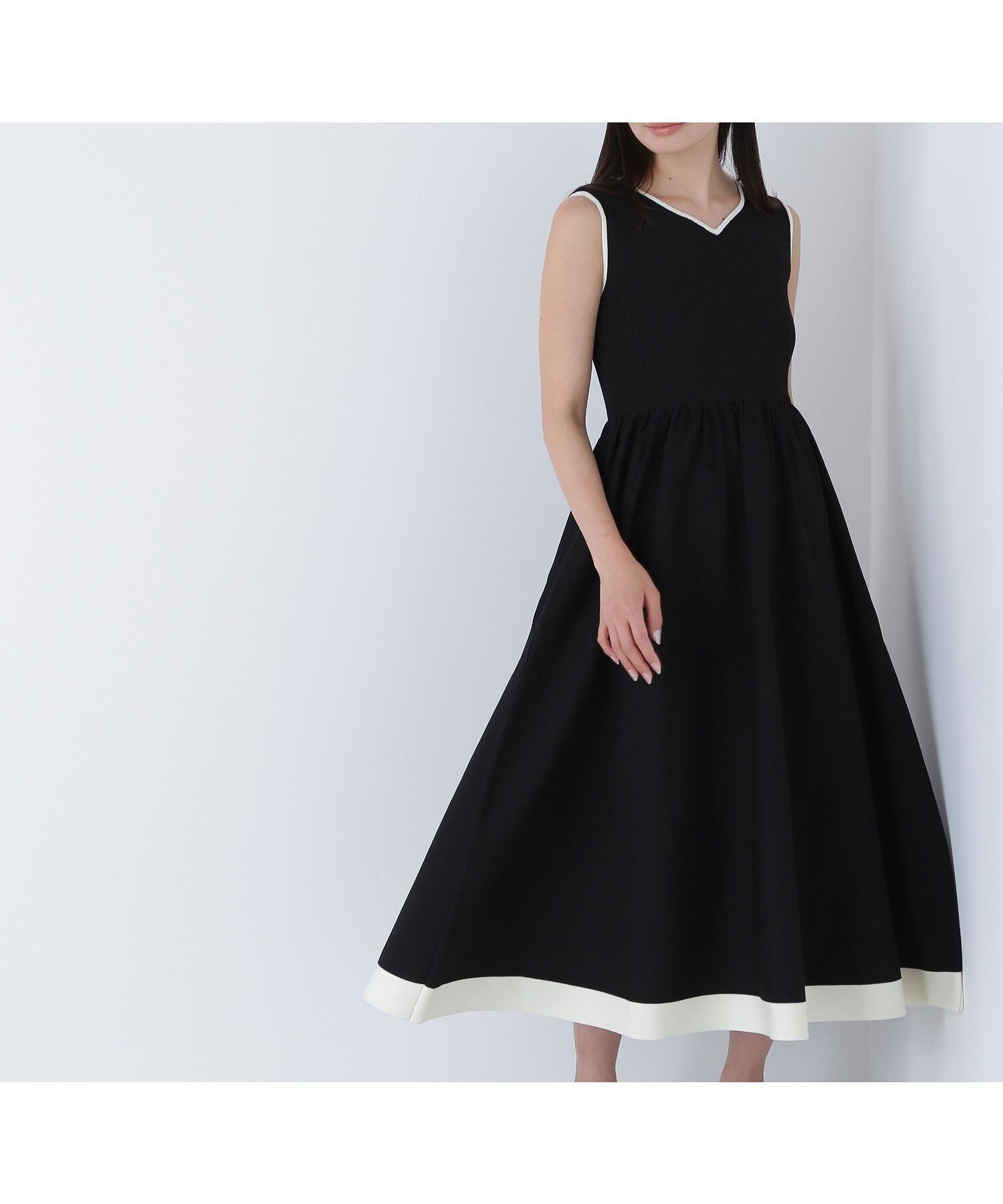 【ナチュラル ビューティー ベーシック/NATURAL BEAUTY BASIC】のバイカラーニュアンスネックニットワンピース インテリア・キッズ・メンズ・レディースファッション・服の通販 founy(ファニー) 　雑誌掲載アイテム　Magazine Picks & Fashion Features　ファッション雑誌　Fashion Magazines　オッジ　Oggi　ファッションモデル・俳優・女優　Models　女性　Women　古畑星夏　Furuhata Seika　ファッション　Fashion　レディースファッション　Fashion for Women　ワンピース　Dresses　ニットワンピース　Knit Dresses　8月号　August Issue, Aug. Edition　フィット　Fit, Slim Fit　フレア　Flare, Flared　夏　Summer　雑誌　Magazine, Fashion Magazine　クロ×オフ2|ID: prp329100004554575 ipo3291000000032684202