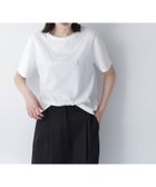 【ナチュラル ビューティー ベーシック/NATURAL BEAUTY BASIC】の箔ロゴプリントTシャツ 人気、トレンドファッション・服の通販 founy(ファニー) ファッション Fashion レディースファッション Fashion for Women トップス・カットソー Cut & Sew Tops シャツ・ブラウス・オフィスカジュアル Elegant Blouses & Button-Ups ロングTシャツ・Tシャツ Longline T-Shirts & Tees おすすめ Recommended / Our Picks カットソー Cut and Sewn Top コンパクト Compact, Small Size シンプル Simple, Minimal ジャケット Jacket, Outerwear プリント Print, Printed Pattern thumbnail オフ1|ID: prp329100004554621 ipo3291000000033497264