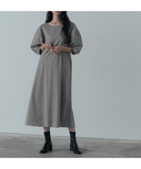 【インディヴィ/INDIVI】のフォルムスリーブワンピース 人気、トレンドファッション・服の通販 founy(ファニー) ファッション Fashion レディースファッション Fashion for Women ワンピース Dresses アクセサリー Fashion Accessories サンダル Sandals, Summer Shoes ショート Short, Short Length シンプル Simple, Minimal スニーカー Sneakers, Trainers スリーブ Sleeve, Long Sleeve / Short Sleeve エレガント 上品 Elegant |ID:prp329100004554675