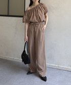 【ゼヴォン/Thevon】のギャザーブラウス×パンツセットアップ 人気、トレンドファッション・服の通販 founy(ファニー) ファッション Fashion レディースファッション WOMEN セットアップ Setup パンツ Pants 2025年 2025 2025春夏・S/S Ss,Spring/Summer,2025 おすすめ Recommend オフショル Off Shoulder ギャザー Gather セットアップ Set Up ネックレス Necklace エレガント 上品 Elegant 夏 Summer 春 Spring S/S・春夏 Ss・Spring/Summer thumbnail ベージュ|ID: prp329100004554691 ipo3291000000032352971