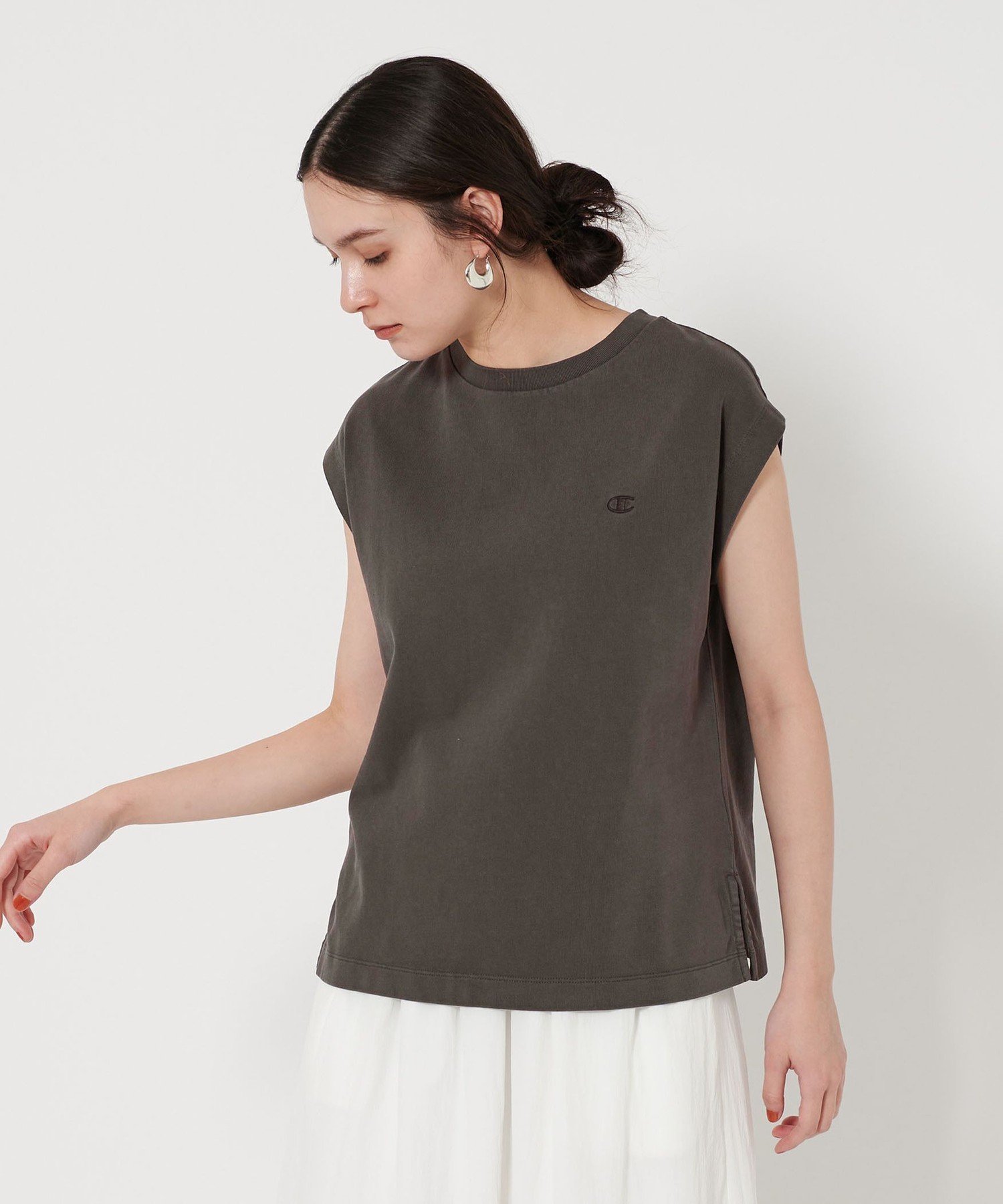 【ビューティ&ユース ユナイテッドアローズ/BEAUTY&YOUTH / UNITED ARROWS】の【別注】 Champion スリーブレス Tシャツ インテリア・キッズ・メンズ・レディースファッション・服の通販 founy(ファニー) 　ファッション　Fashion　レディースファッション　Fashion for Women　トップス・カットソー　Cut & Sew Tops　シャツ・ブラウス・オフィスカジュアル　Elegant Blouses & Button-Ups　ロングTシャツ・Tシャツ　Longline T-Shirts & Tees　インナー　Innerwear　ウォッシュ　Washed Finish　ヴィンテージ　Vintage Style　カットソー　Cut and Sewn Top　シンプル　Simple, Minimal　スリット　Slit, Slit Detail　スリーブ　Sleeve, Long Sleeve / Short Sleeve　定番　Standard, Basic Item　ニューヨーク　New York, NYC Style　ボトム　Bottoms, Lower Wear　別注　Limited Edition, Custom Order　おすすめ　Recommended / Our Picks　夏　Summer　BLACK|ID: prp329100004554874 ipo3291000000032730150