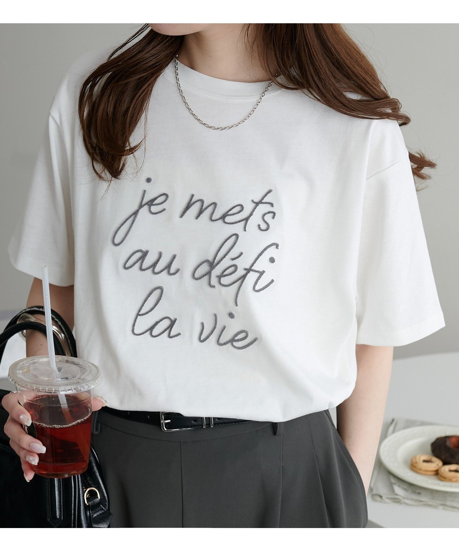 【ディスコート/Discoat】の【WEB限定】モール刺繍ロゴTシャツ インテリア・キッズ・メンズ・レディースファッション・服の通販 founy(ファニー) 　ファッション　Fashion　レディースファッション　Fashion for Women　トップス・カットソー　Cut & Sew Tops　シャツ・ブラウス・オフィスカジュアル　Elegant Blouses & Button-Ups　ロングTシャツ・Tシャツ　Longline T-Shirts & Tees　ホワイトその他1|ID: prp329100004554894 ipo3291000000033107046