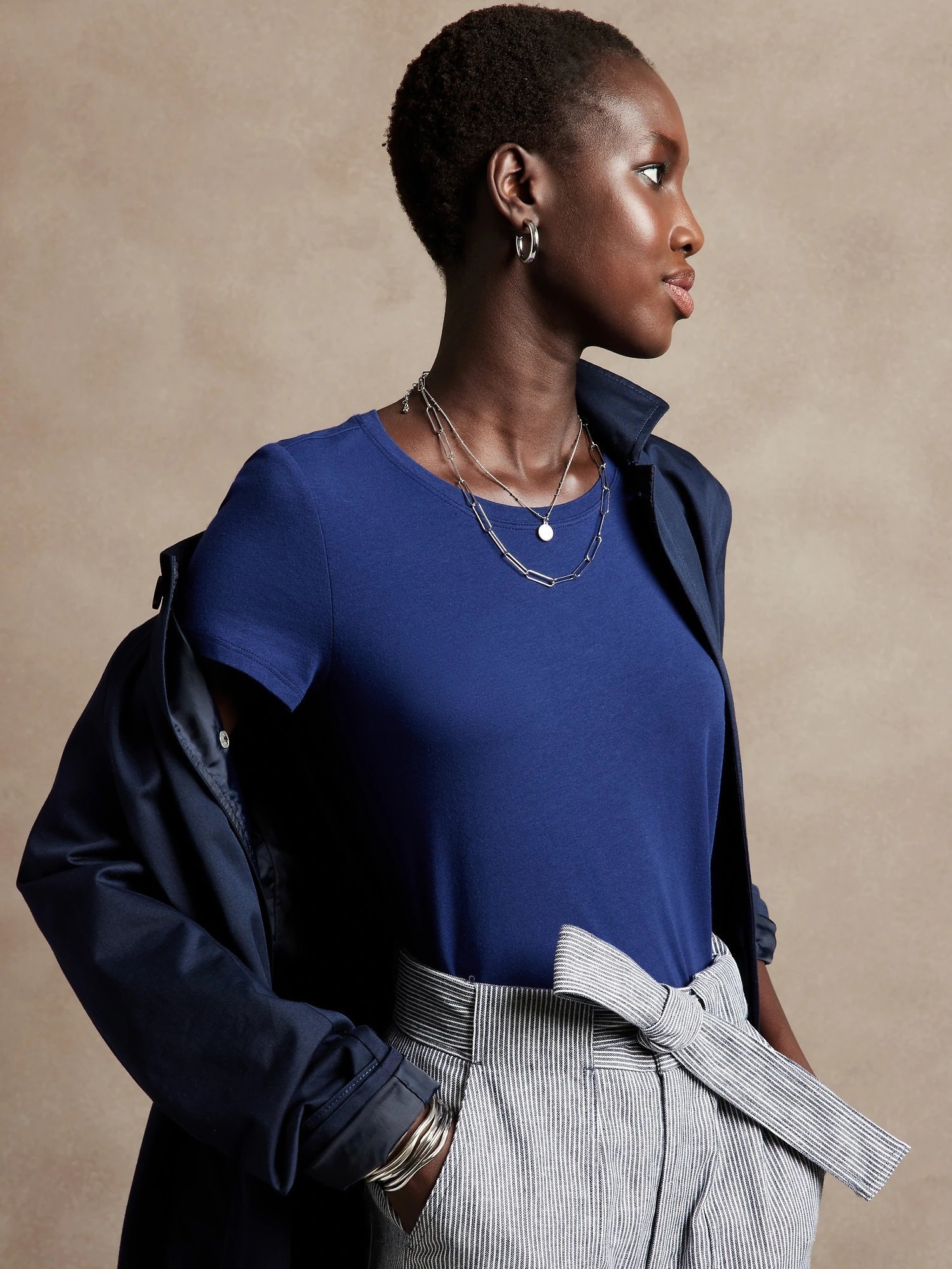 【バナナリパブリック ファクトリーストア/BANANA REPUBLIC FACTORY STORE】のBANANA REPUBLIC FACTORY STORE タイムレスクルーネックTシャツ インテリア・キッズ・メンズ・レディースファッション・服の通販 founy(ファニー) 　ファッション　Fashion　レディースファッション　WOMEN　トップス・カットソー　Tops/Tshirt　シャツ/ブラウス　Shirts/Blouses　ロング / Tシャツ　T-Shirts　ストレート　Straight　フィット　Fit　半袖　Short Sleeve　COBALT|ID: prp329100004554929 ipo3291000000032263009
