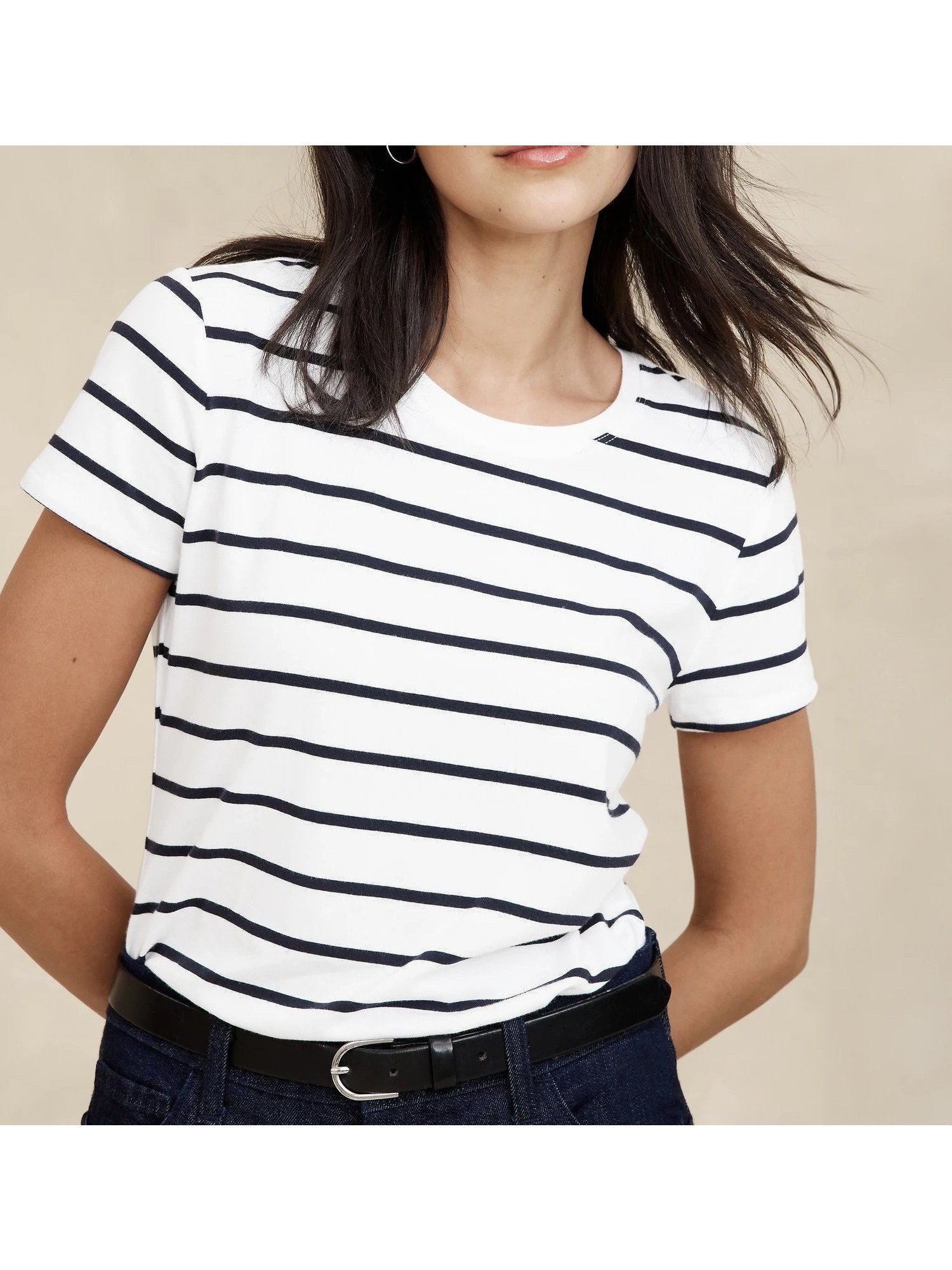 【バナナリパブリック ファクトリーストア/BANANA REPUBLIC FACTORY STORE】のBANANA REPUBLIC FACTORY STORE タイムレスクルーネックTシャツ インテリア・キッズ・メンズ・レディースファッション・服の通販 founy(ファニー) 　ファッション　Fashion　レディースファッション　WOMEN　トップス・カットソー　Tops/Tshirt　シャツ/ブラウス　Shirts/Blouses　ロング / Tシャツ　T-Shirts　ストレート　Straight　フィット　Fit　半袖　Short Sleeve　WHITE_WITH_NAVY_STRIPE|ID: prp329100004554929 ipo3291000000032263024
