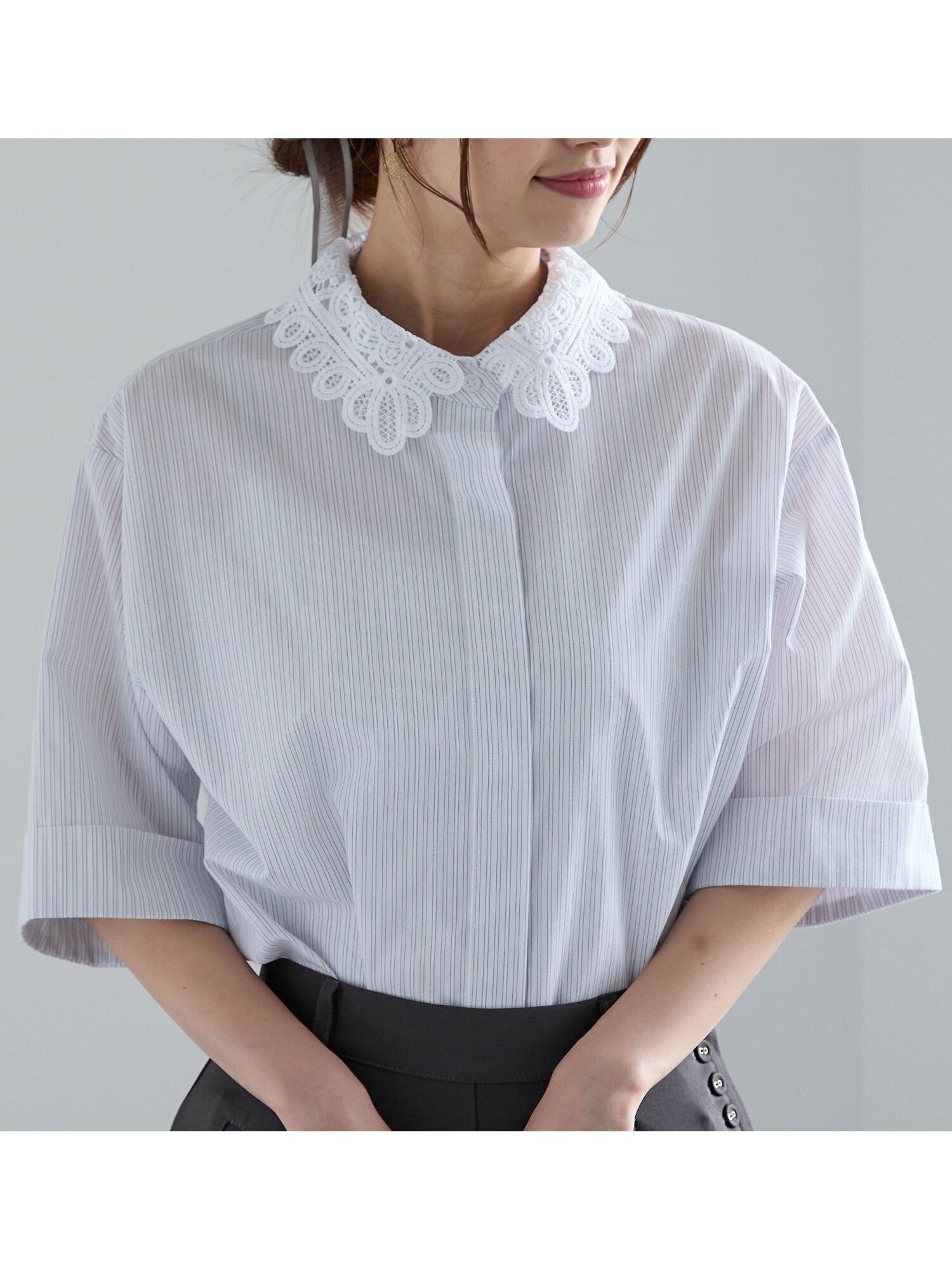 【テチチ/Te chichi】のレースカラー5分袖シャツブラウス インテリア・キッズ・メンズ・レディースファッション・服の通販 founy(ファニー) 　ファッション　Fashion　レディースファッション　Fashion for Women　トップス・カットソー　Cut & Sew Tops　シャツ・ブラウス・オフィスカジュアル　Elegant Blouses & Button-Ups　シンプル　Simple, Minimal　レース　Lace, Lace Fabric　オフホワイト|ID: prp329100004554993 ipo3291000000033642747