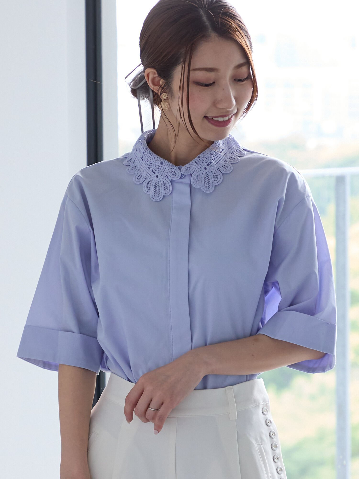 【テチチ/Te chichi】のレースカラー5分袖シャツブラウス インテリア・キッズ・メンズ・レディースファッション・服の通販 founy(ファニー) 　ファッション　Fashion　レディースファッション　Fashion for Women　トップス・カットソー　Cut & Sew Tops　シャツ・ブラウス・オフィスカジュアル　Elegant Blouses & Button-Ups　シンプル　Simple, Minimal　レース　Lace, Lace Fabric　サックスブルー|ID: prp329100004554993 ipo3291000000033642749