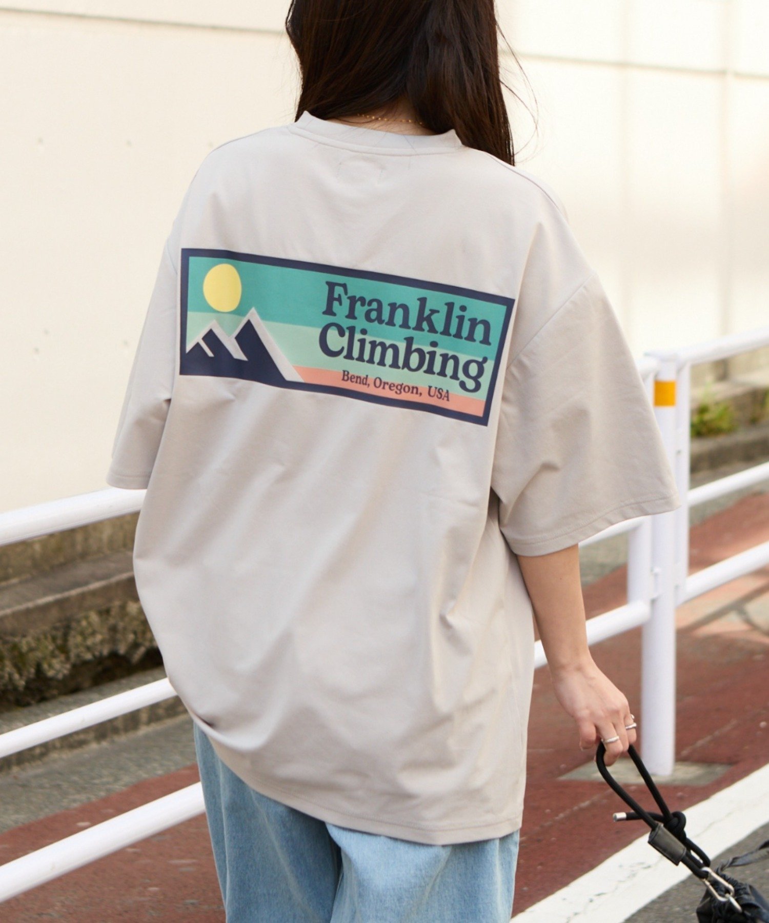 【チャオパニックティピー/CIAOPANIC TYPY】の【Franklin Climbing】バックロゴ半袖Tee インテリア・キッズ・メンズ・レディースファッション・服の通販 founy(ファニー) 　ファッション　Fashion　レディースファッション　WOMEN　トップス・カットソー　Tops/Tshirt　バッグ　Bag　インナー　Inner　オレンジ　Orange　軽量　Lightweight　シンプル　Simple　ストレッチ　Stretch　スポーツ　Sports　定番　Standard　プリント　Print　ベーシック　Basic　半袖　Short Sleeve　ランニング　Running　おすすめ　Recommend　夏　Summer　グレー|ID: prp329100004555047 ipo3291000000032293537
