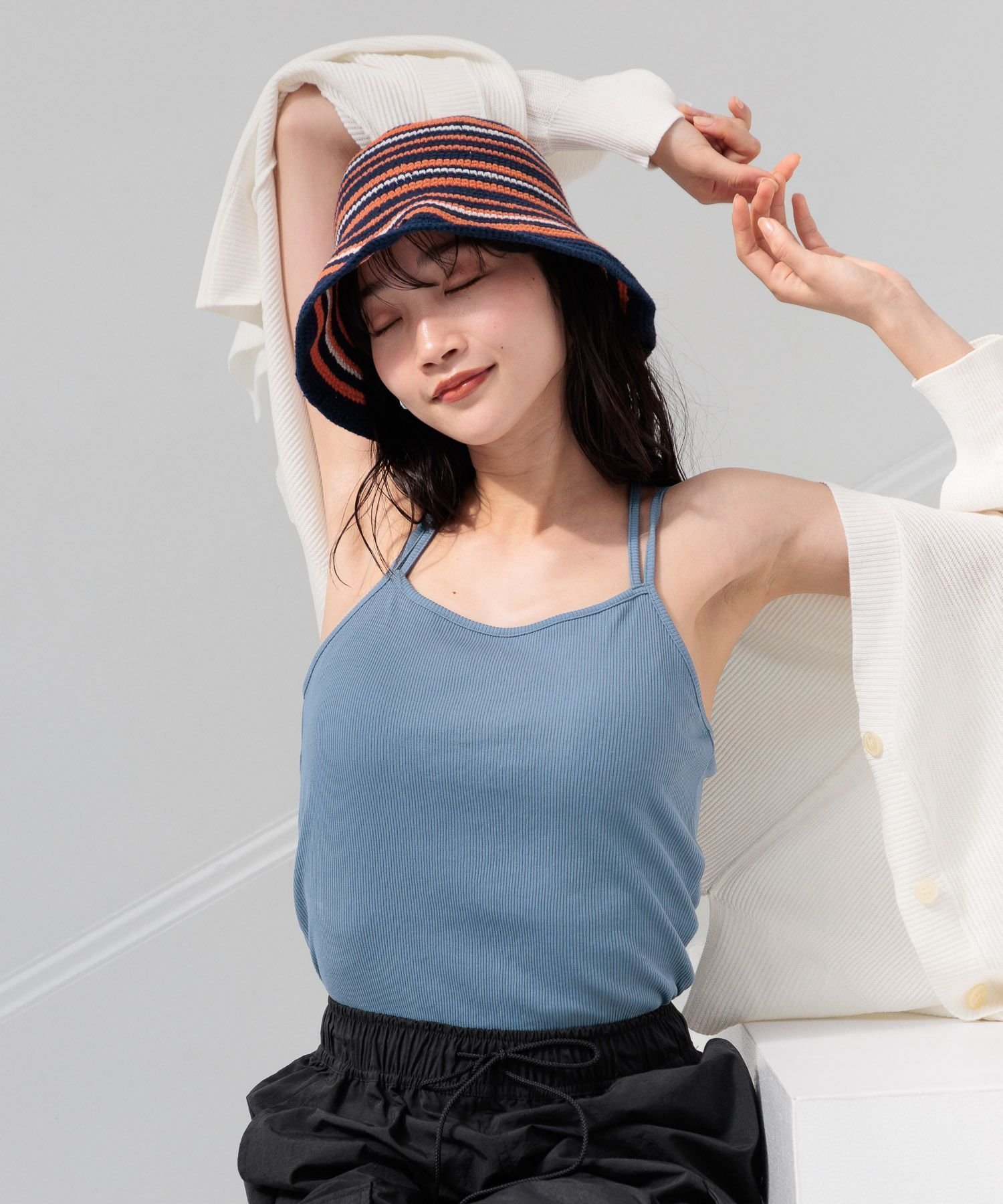 【ローリーズファーム/LOWRYS FARM】のスタイルUPクロスカップキャミ インテリア・キッズ・メンズ・レディースファッション・服の通販 founy(ファニー) 　ファッション　Fashion　レディースファッション　Fashion for Women　トップス・カットソー　Cut & Sew Tops　キャミソール&ノースリーブ　Camisoles & Sleeveless Tops　キャミソール　Camisole, Spaghetti Strap Top　クロップド　Cropped, Short Length　テレコ　Ribbed, Rib Stitch　バランス　Balance, Style Balance　ブルー85|ID: prp329100004555296 ipo3291000000033391998