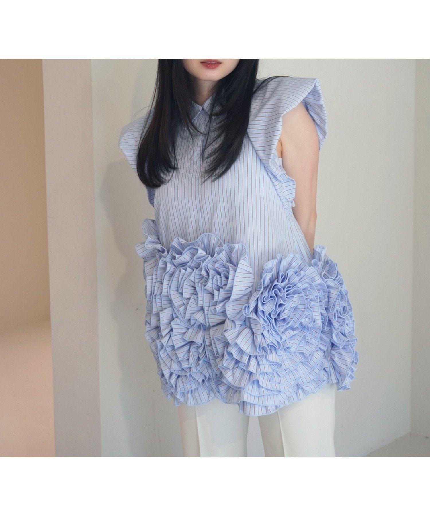 【エイミーイストワール/eimy istoire】のフラワーモチーフブラウス インテリア・キッズ・メンズ・レディースファッション・服の通販 founy(ファニー) 　ファッション　Fashion　レディースファッション　Ladies' Fashion Online　トップス・カットソー　Tops/Tshirt　シャツ/ブラウス　Shirts/Blouses　花柄・フラワープリント・モチーフ　Flower Patterns　ギンガム　Gingham　シンプル　Simple　チェック　Check　ノースリーブ　No Sleeve　フェミニン　Feminine　フラワー　Flower　フリル　Frills　ボトム　Bottom　モチーフ　Motif　おすすめ　Recommend　夏　Summer　STRIPE|ID: prp329100004555297 ipo3291000000032646222