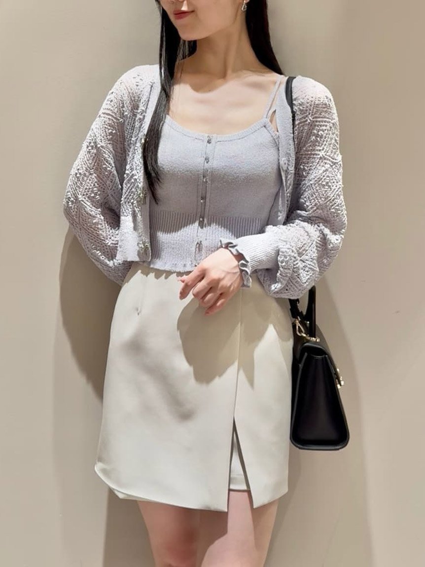 【スナイデル/SNIDEL】のビジューホックニットビスチェ インテリア・キッズ・メンズ・レディースファッション・服の通販 founy(ファニー) 　ファッション　Fashion　レディースファッション　Fashion for Women　トップス・カットソー　Cut & Sew Tops　ニット　Knit Tops & Sweaters　ビスチェ　Bustiers & Corset Tops / Layered Bustier Style　おすすめ　Recommended / Our Picks　ウェーブ　Wavy Pattern　エレガント 上品　Elegant　シルバー　Silver, Metallic Silver　ストレート　Straight, Straight Cut　デコルテ　Décolleté, Neckline　ビスチェ　Bustier, Corset Top　フェミニン　Feminine, Girly　フリル　Frill, Ruffle　フロント　Front, Front Design　リボン　Ribbon, Bow　LBLU[081]|ID: prp329100004555321 ipo3291000000033163737