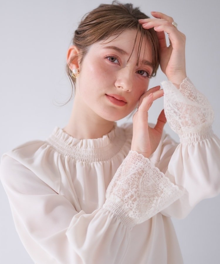 【クチュール ブローチ/Couture Brooch】の【大人可愛い・通勤】レースキャンディーシャーリングチュニック 人気、トレンドファッション・服の通販 founy(ファニー) 　ファッション　Fashion　レディースファッション　WOMEN　トップス・カットソー　Tops/Tshirt　カフス　Cuffs　シャーリング　Shirring　ジョーゼット　Georgette　リボン　Ribbon　レース　Race　羽織　Haori　ビジネス 仕事 通勤　Business　 other-1|ID: prp329100004555363 ipo3291000000032195667