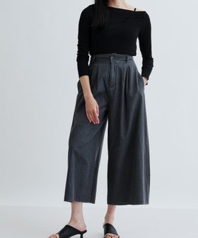 【インディヴィ/INDIVI】の【セットアップ可能】ダンガリータックフレアパンツ 人気、トレンドファッション・服の通販 founy(ファニー) ファッション Fashion レディースファッション WOMEN セットアップ Setup パンツ Pants サンダル Sandals シンプル Simple スニーカー Sneakers セットアップ Set Up ダンガリー Dungarees ドレープ Drape フレア Flare 人気 Popularity 定番 Standard |ID:prp329100004555384
