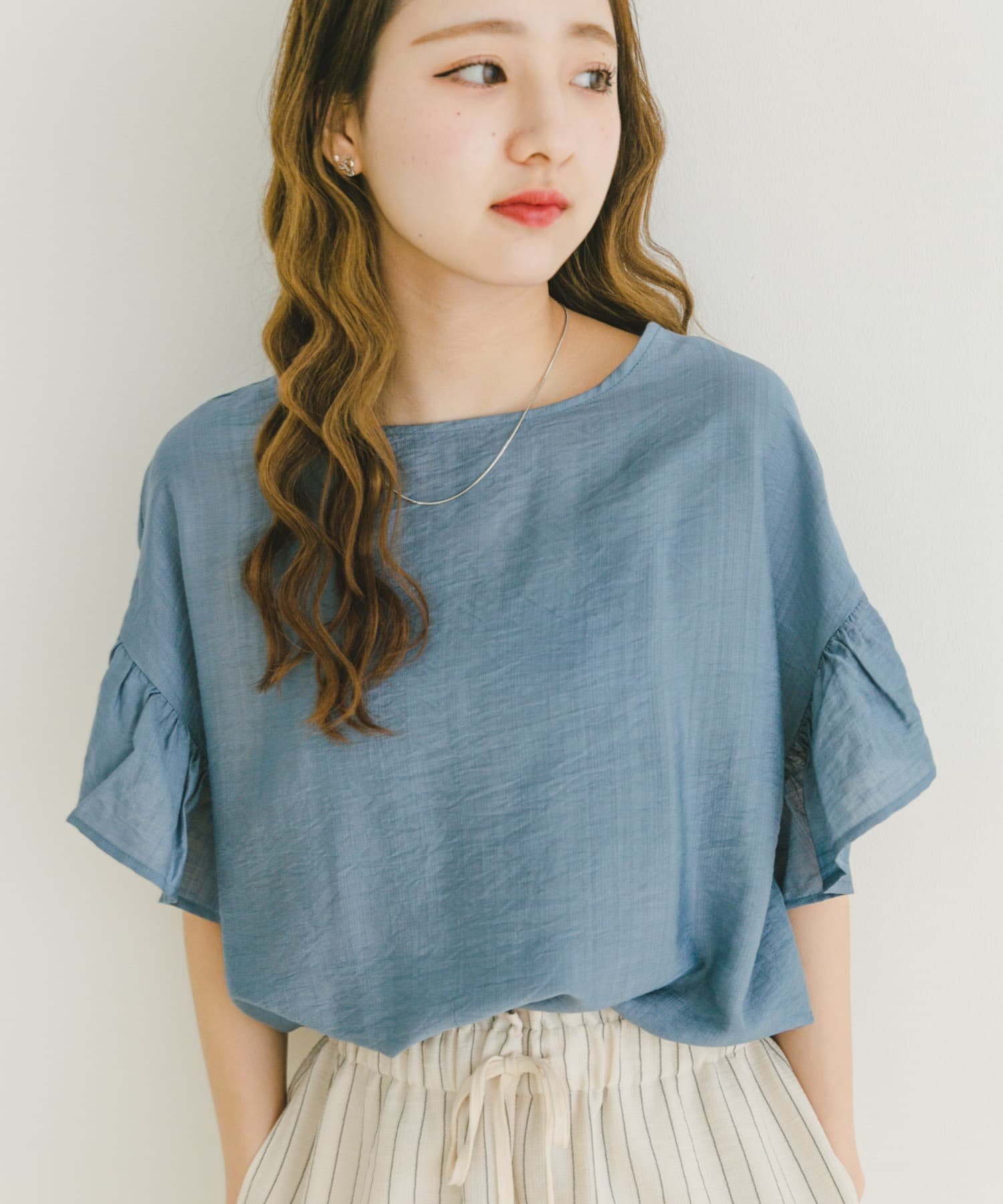 【その他のブランド/Other】の袖フリルブラウス インテリア・キッズ・メンズ・レディースファッション・服の通販 founy(ファニー) 　ファッション　Fashion　レディースファッション　Fashion for Women　トップス・カットソー　Cut & Sew Tops　シャツ・ブラウス・オフィスカジュアル　Elegant Blouses & Button-Ups　2025年　2025　2025春夏・S/S　Spring/Summer 2025 SS25　とろみ　Fluid, Flowy Fabric　スリーブ　Sleeve, Long Sleeve / Short Sleeve　フリル　Frill, Ruffle　ベーシック　Basic, Essential　ボトム　Bottoms, Lower Wear　エレガント 上品　Elegant　夏　Summer　S/S・春夏　SS, Spring/Summer, Warm Season　BLU|ID: prp329100004555776 ipo3291000000033039560