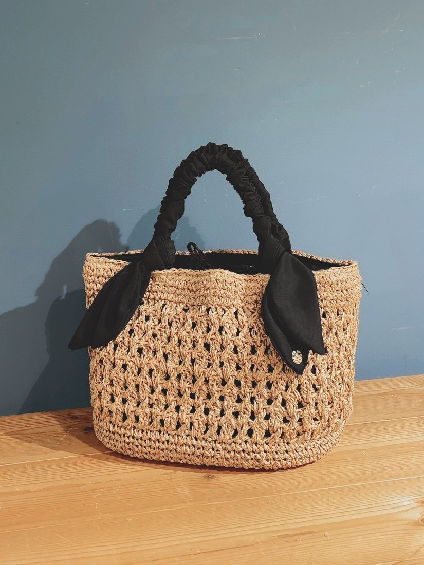 【その他のブランド/Other】のカシュカシュ cachecache / 下がりリボン柄編みトート インテリア・キッズ・メンズ・レディースファッション・服の通販 founy(ファニー) 　ファッション　Fashion　レディースファッション　Fashion for Women　バッグ　Bags　カラフル　Colorful Design　巾着　Drawstring Bag, Kinchaku　財布　Wallet, Purse　ハンド　Hand, Handmade　ビビッド　Vivid, Bright Tone　ポーチ　Pouch, Small Case　ミックス　Mix, Mixed Style　モチーフ　Motif, Design Theme　リボン　Ribbon, Bow　再入荷　Restock / Back in Stock　BK|ID: prp329100004556018 ipo3291000000033041737