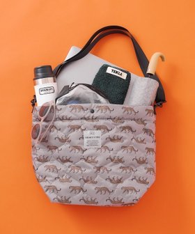 【フリークスストア/FREAK'S STORE】の別注PADDED TOTE BAG/パデットトートバッグ 人気、トレンドファッション・服の通販 founy(ファニー) ファッション Fashion レディースファッション Fashion for Women バッグ Bags キルティング Quilted, Quilting クッション Cushion, Throw Pillow ショルダー Shoulder, Shoulder Strap スペシャル Special, Limited Edition ダブル Double, Double-Breasted ポケット Pocket, Pocket Detail レオパード Leopard, Animal Print 別注 Limited Edition, Custom Order |ID:prp329100004556039