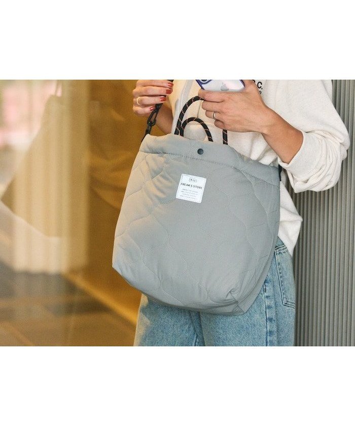 【フリークスストア/FREAK'S STORE】の別注PADDED TOTE BAG/パデットトートバッグ インテリア・キッズ・メンズ・レディースファッション・服の通販 founy(ファニー) 　ファッション　Fashion　レディースファッション　Fashion for Women　バッグ　Bags　キルティング　Quilted, Quilting　クッション　Cushion, Throw Pillow　ショルダー　Shoulder, Shoulder Strap　スペシャル　Special, Limited Edition　ダブル　Double, Double-Breasted　ポケット　Pocket, Pocket Detail　レオパード　Leopard, Animal Print　別注　Limited Edition, Custom Order　GREIGE|ID: prp329100004556039 ipo3291000000034011253