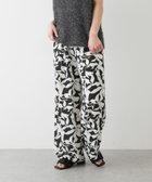 【センスオブプレイス/SENSE OF PLACE by URBAN RESEARCH】のリーフプリントイージーパンツ 人気、トレンドファッション・服の通販 founy(ファニー) ファッション Fashion レディースファッション Fashion for Women パンツ Pants & Trousers 2025年 2025 2025春夏・S/S Spring/Summer 2025 SS25 リーフ Leaf, Botanical Leaf エレガント 上品 Elegant 夏 Summer S/S・春夏 SS, Spring/Summer, Warm Season thumbnail BLK×IVO|ID: prp329100004556056 ipo3291000000033207415