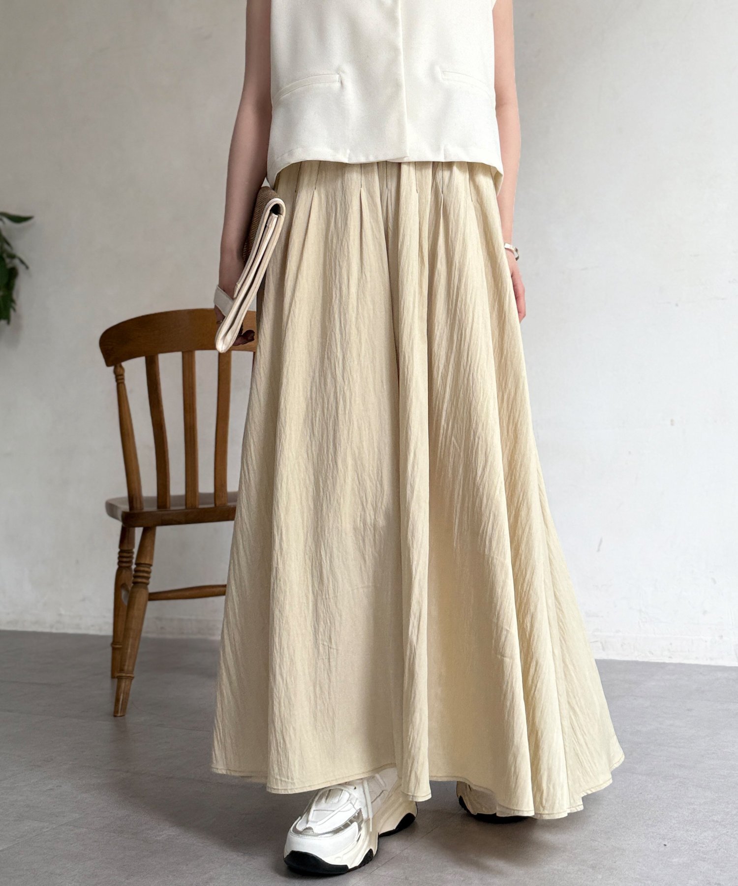 【シェトワ/Chez toi】のハリ感フレアスカート インテリア・キッズ・メンズ・レディースファッション・服の通販 founy(ファニー) 　ファッション　Fashion　レディースファッション　Fashion for Women　スカート　Skirts　Aライン・フレアスカート　A-Line & Flared Skirts　サマー　Summer, Summer Style　シンプル　Simple, Minimal　スニーカー　Sneakers, Trainers　フレア　Flare, Flared　ベスト　Vest, Waistcoat　リラックス　Relax, Relaxed Fit　プチプライス・低価格　Affordable / Budget Price　おすすめ　Recommended / Our Picks　エレガント 上品　Elegant　ベージュ|ID: prp329100004556134 ipo3291000000032712327