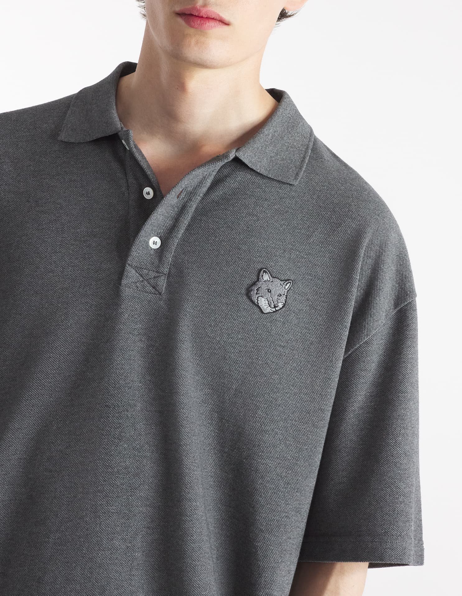 【メゾン キツネ/MAISON KITSUNE / MEN】のMaison Kitsune/BOLD FOX HEAD PATCH OVERSIZE POLO インテリア・キッズ・メンズ・レディースファッション・服の通販 founy(ファニー) 　ファッション　Fashion　メンズファッション　Fashion for Men　冬　Winter / This Winter　パッチ　Patch, Appliqué　半袖　Short Sleeve, Half Sleeve　無地　Plain, Solid Color　A/W・秋冬　Autumn/Winter　DARK GREY MELANGE|ID: prp329100004556392 ipo3291000000032673163