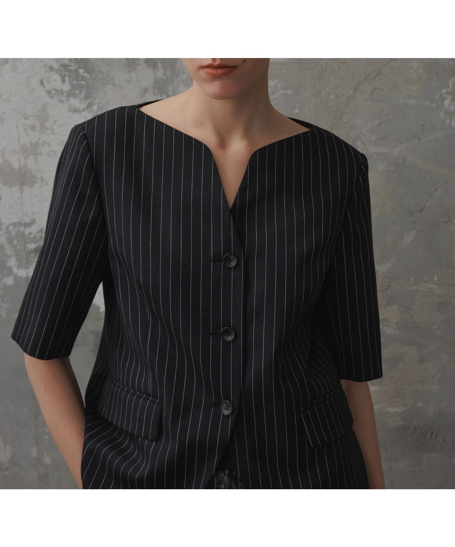 【アダム エ ロペ/ADAM ET ROPE'】の【EMOELLE】スリットネックハーフスリーブジャケット 人気、トレンドファッション・服の通販 founy(ファニー) 　ファッション　Fashion　レディースファッション　WOMEN　アウター　Coat Outerwear　ジャケット　Jackets　2025年　2025　2025春夏・S/S　Ss,Spring/Summer,2025　夏　Summer　春　Spring　S/S・春夏　Ss・Spring/Summer　 other-1|ID: prp329100004556578 ipo3291000000032295480