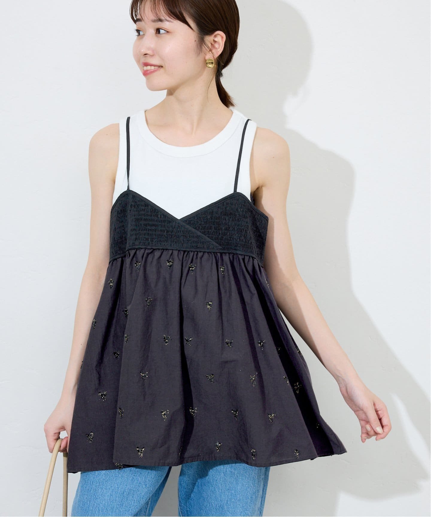 【スローブ イエナ/SLOBE IENA】のカットジャガードキャミブラウス インテリア・キッズ・メンズ・レディースファッション・服の通販 founy(ファニー) 　ファッション　Fashion　レディースファッション　Fashion for Women　トップス・カットソー　Cut & Sew Tops　キャミソール&ノースリーブ　Camisoles & Sleeveless Tops　シャツ・ブラウス・オフィスカジュアル　Elegant Blouses & Button-Ups　2025年　2025　2025春夏・S/S　Spring/Summer 2025 SS25　カットソー　Cut and Sewn Top　キャミソール　Camisole, Spaghetti Strap Top　シアー　Sheer, See-Through　タンク　Tank Top, Sleeveless Top　バランス　Balance, Style Balance　ビスチェ　Bustier, Corset Top　夏　Summer　ブラック|ID: prp329100004556633 ipo3291000000032712278