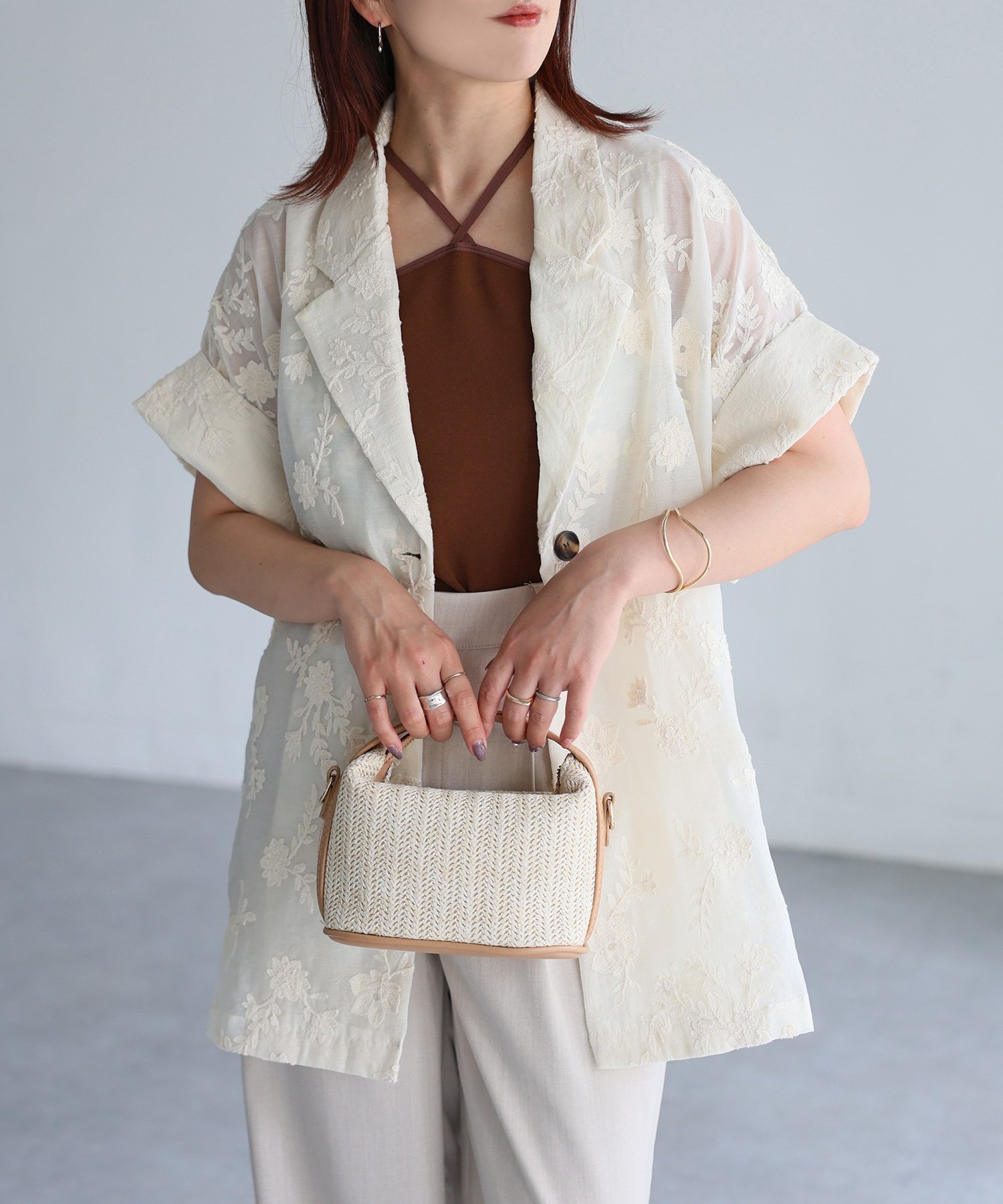 【リベリー/Riberry】の刺繍レース半袖シャツジャケット インテリア・キッズ・メンズ・レディースファッション・服の通販 founy(ファニー) 　ファッション　Fashion　レディースファッション　WOMEN　アウター　Coat Outerwear　ジャケット　Jackets　カーゴパンツ　Cargo Pants　コンパクト　Compact　シアー　Sheer　シンプル　Simple　ジャケット　Jacket　スラックス　Slacks　デニム　Denim　トレンド　Trend　定番　Standard　半袖　Short Sleeve　メンズ　Mens　リネン　Linen　レース　Race　アイボリー|ID: prp329100004556687 ipo3291000000032318261