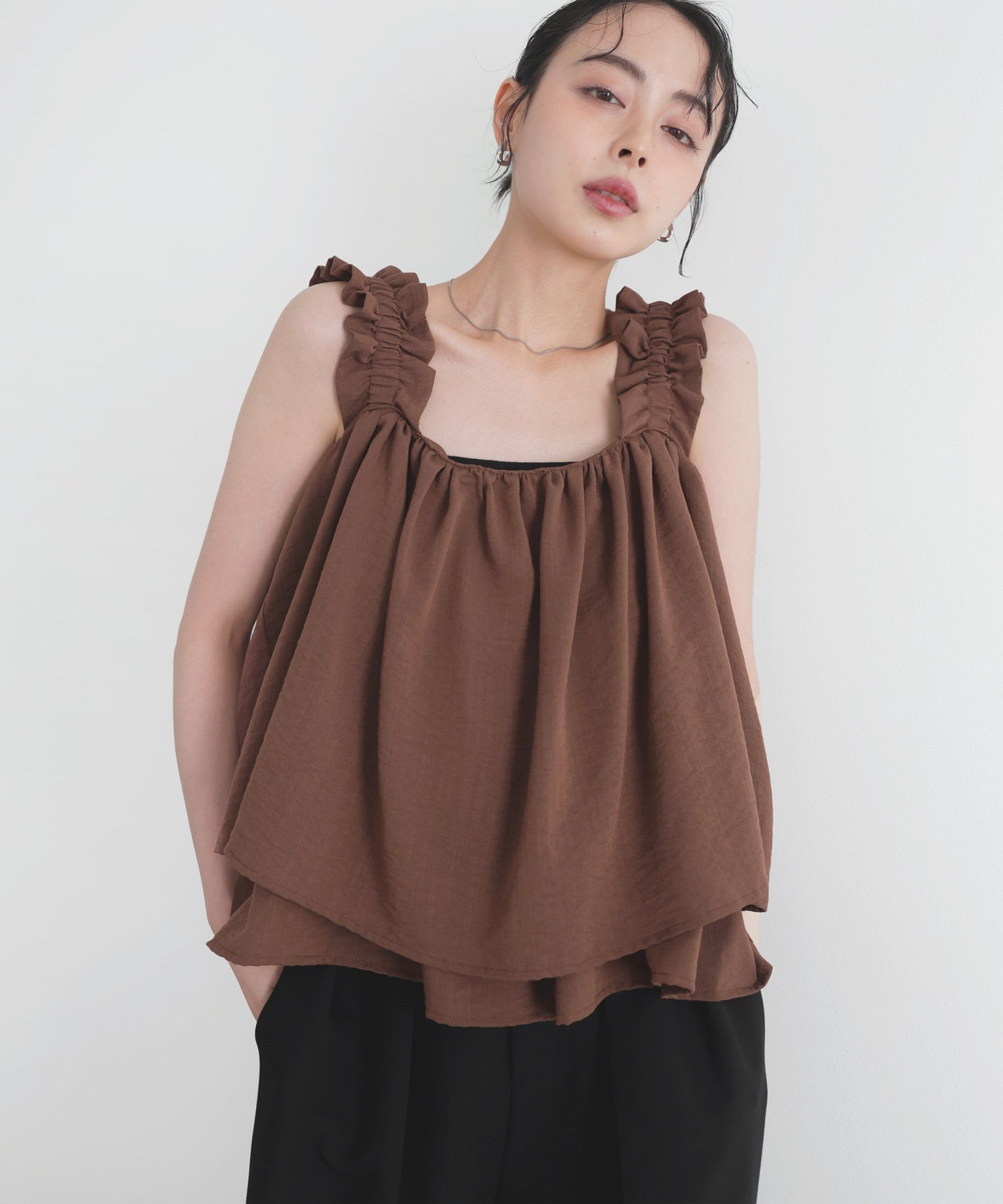 【リアン/Lian】のフリルギャザーデザイントップス インテリア・キッズ・メンズ・レディースファッション・服の通販 founy(ファニー) 　ファッション　Fashion　レディースファッション　WOMEN　トップス・カットソー　Tops/Tshirt　キャミソール　Camisole　ギャザー　Gather　ブラウン|ID: prp329100004556736 ipo3291000000032372071