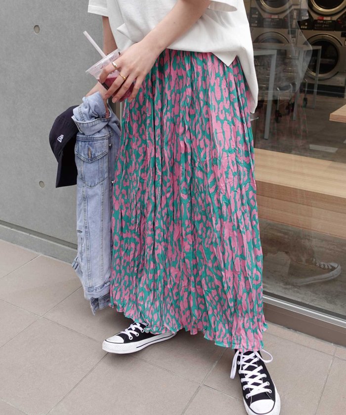 【コーナーズ/CORNERS】のレオパード柄ロングスカート インテリア・キッズ・メンズ・レディースファッション・服の通販 founy(ファニー) https://founy.com/ ファッション Fashion レディースファッション Fashion for Women スカート Skirts ロングスカート Long Skirts / Maxi & Midi Skirts インナー Innerwear ギャザー Gathered, Ruffled スウェット / スエット Sweatshirt, Sweatwear スタンド Stand Collar, Upright Stand スリット Slit, Slit Detail ティアードスカート Tiered Skirt, Flounced Skirt トレンド Trend, Trending Now ベスト Vest, Waistcoat ポケット Pocket, Pocket Detail 羽織 Haori, Light Jacket レオパード Leopard, Animal Print ロング Long, Long-Length おすすめ Recommended / Our Picks エレガント 上品 Elegant |ID: prp329100004557163 ipo3291000000032760060