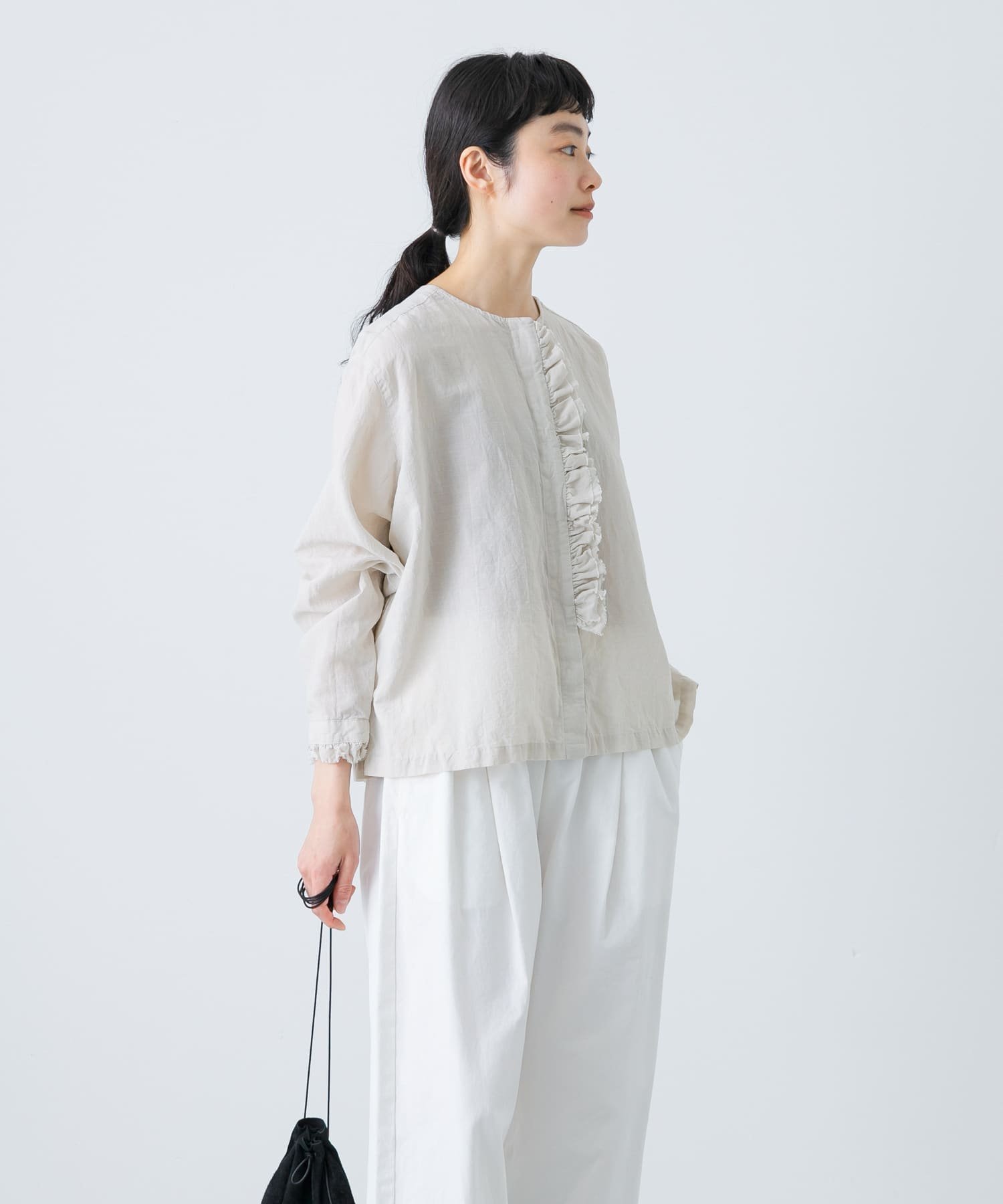 【かぐれ/kagure / URBAN RESEARCH】のコットンリネンワッシャーフリルブラウス インテリア・キッズ・メンズ・レディースファッション・服の通販 founy(ファニー) 　ファッション　Fashion　レディースファッション　WOMEN　トップス・カットソー　Tops/Tshirt　シャツ/ブラウス　Shirts/Blouses　2025年　2025　2025春夏・S/S　Ss,Spring/Summer,2025　おすすめ　Recommend　インナー　Inner　サロペット　Overalls　バランス　Balance　フリル　Frills　ベスト　Vest　リネン　Linen　夏　Summer　S/S・春夏　Ss・Spring/Summer　羽織　Haori　L.GRAY|ID: prp329100004557205 ipo3291000000032291518