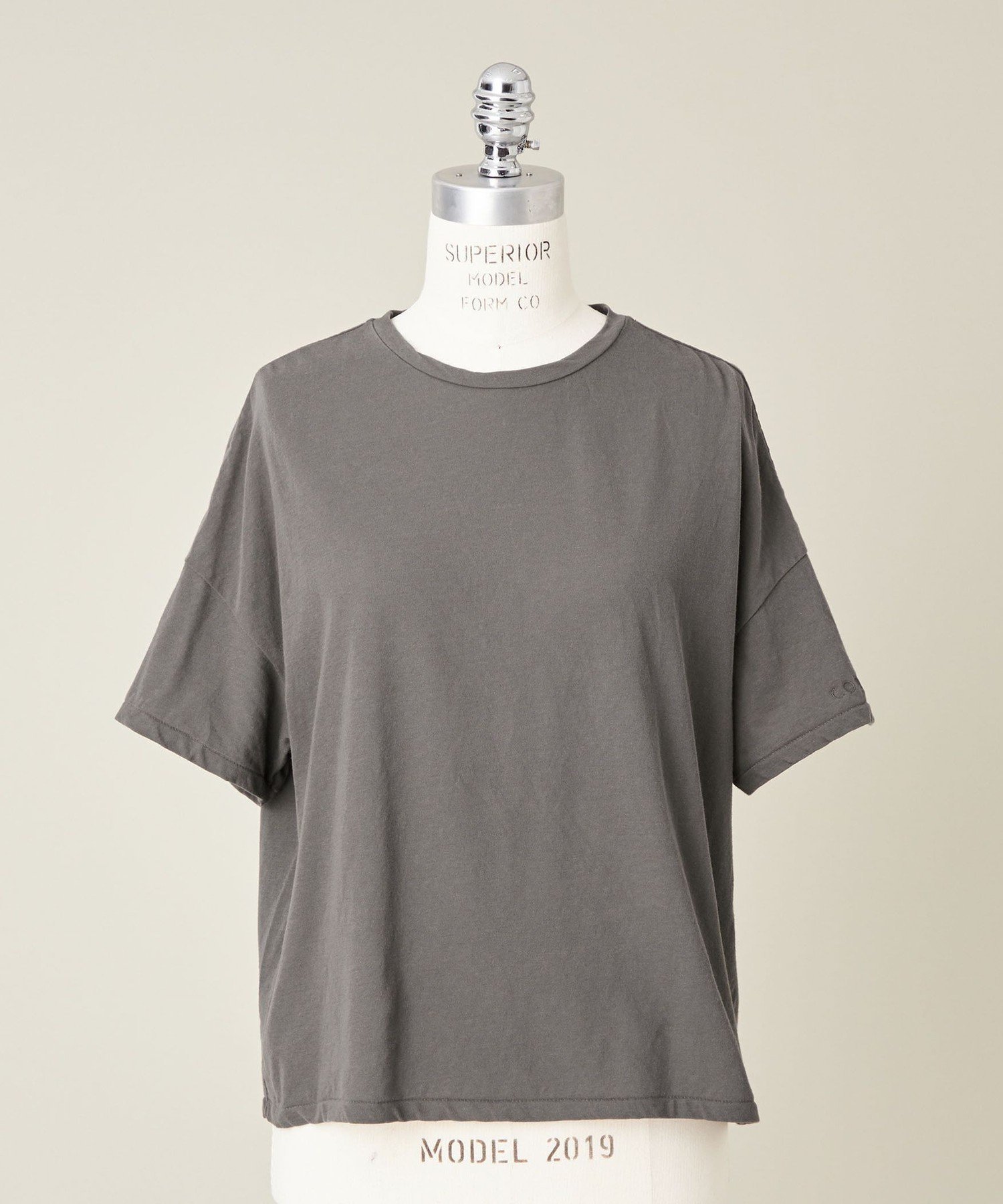 【ユナイテッドアローズ/UNITED ARROWS】の【別注】 GREYCHORD for conte ELSA クルーネックTシャツ インテリア・キッズ・メンズ・レディースファッション・服の通販 founy(ファニー) 　ファッション　Fashion　レディースファッション　Fashion for Women　トップス・カットソー　Cut & Sew Tops　シャツ・ブラウス・オフィスカジュアル　Elegant Blouses & Button-Ups　ロングTシャツ・Tシャツ　Longline T-Shirts & Tees　ショルダー　Shoulder, Shoulder Strap　ドロップ　Drop Shoulder, Dropped Style　定番　Standard, Basic Item　ビッグ　Big, Oversized　ベーシック　Basic, Essential　別注　Limited Edition, Custom Order　ミドル　Middle Length, Mid Height　ルーズ　Loose, Oversized　2022年　2022　2022 春夏 S/S　Spring/Summer 2022 SS22　MD.GRAY|ID: prp329100004557255 ipo3291000000032711812