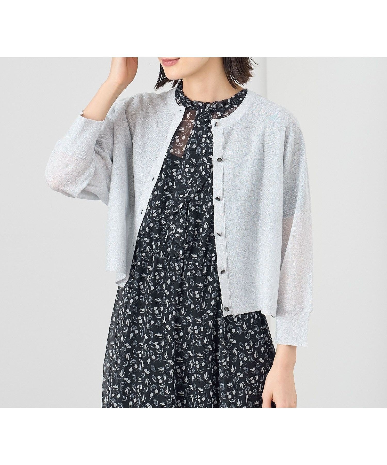 【アナイ/ANAYI】のLUREX ドルマンボレロ カーディガン インテリア・キッズ・メンズ・レディースファッション・服の通販 founy(ファニー) 　ファッション　Fashion　レディースファッション　Fashion for Women　トップス・カットソー　Cut & Sew Tops　カーディガン・羽織り　Layered Style Cardigans　アンサンブル　Ensemble Set　イタリア　Italy　インナー　Innerwear　秋　Autumn　カーディガン　Cardigan, Knitwear　シルバー　Silver, Metallic Silver　スマート　Smart, Elegant　ノースリーブ　Sleeveless, No-Sleeve　ロング　Long, Long-Length　再入荷　Restock / Back in Stock　夏　Summer　silver|ID: prp329100004557269 ipo3291000000032744348