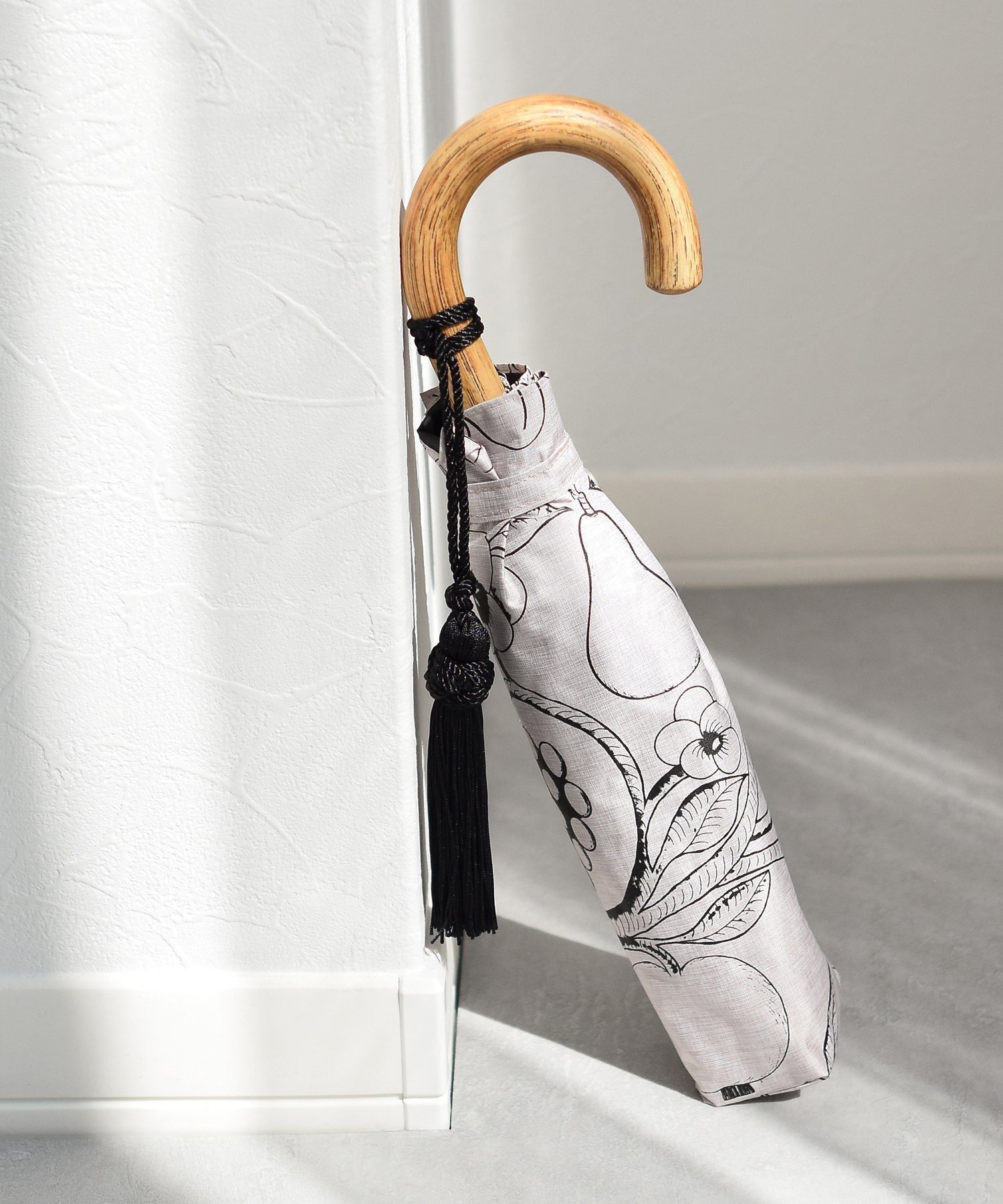【ウタタネ/utatane】のutatane*Kuovi 100%完全遮光日傘 折りたたみ 3段55cm インテリア・キッズ・メンズ・レディースファッション・服の通販 founy(ファニー) 　ファッション　Fashion　レディースファッション　WOMEN　傘 / レイングッズ　Umbrellas/Rainwear　グラス　Glass　コーティング　Coating　傘　Umbrella　シャンブレー　Chambray　ダメージ　Damage　日傘　Parasol　ラップ　Wrap　ash rose|ID: prp329100004557357 ipo3291000000032326253