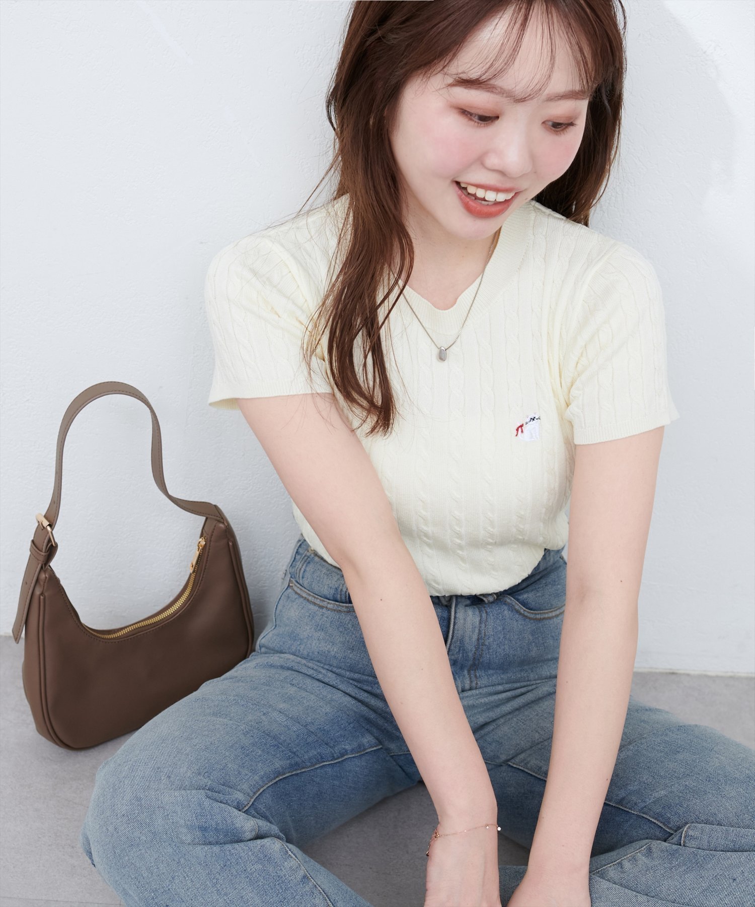【ナチュラルクチュール/natural couture】のアニマル刺繍ケーブル半袖ニット インテリア・キッズ・メンズ・レディースファッション・服の通販 founy(ファニー) 　ファッション　Fashion　レディースファッション　WOMEN　トップス・カットソー　Tops/Tshirt　ニット　Knit Tops　2025年　2025　2025春夏・S/S　Ss,Spring/Summer,2025　おすすめ　Recommend　アニマル　Animal　ガーリー　Girly　シンプル　Simple　スカーフ　Scarf　デニム　Denim　ネックレス　Necklace　エレガント 上品　Elegant　半袖　Short Sleeve　オフホワイト|ID: prp329100004557724 ipo3291000000032277382