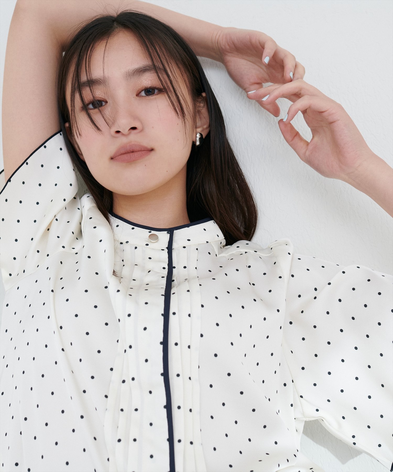 【ナチュラルクチュール/natural couture】のパイピングタックフレアスリーブブラウス インテリア・キッズ・メンズ・レディースファッション・服の通販 founy(ファニー) 　ファッション　Fashion　レディースファッション　Fashion for Women　トップス・カットソー　Cut & Sew Tops　シャツ・ブラウス・オフィスカジュアル　Elegant Blouses & Button-Ups　2025年　2025　2025春夏・S/S　Spring/Summer 2025 SS25　おすすめ　Recommended / Our Picks　アクセサリー　Fashion Accessories　シンプル　Simple, Minimal　スリーブ　Sleeve, Long Sleeve / Short Sleeve　デニム　Denim, Jeans Material　パイピング　Piping, Trim Design　フレア　Flare, Flared　エレガント 上品　Elegant　その他2|ID: prp329100004557770 ipo3291000000033452855