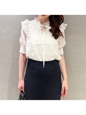 【スナイデル/SNIDEL】の楊柳シフォンレースブラウス 人気、トレンドファッション・服の通販 founy(ファニー) ファッション Fashion レディースファッション Fashion for Women トップス・カットソー Cut & Sew Tops シャツ・ブラウス・オフィスカジュアル Elegant Blouses & Button-Ups おすすめ Recommended / Our Picks インナー Innerwear ウェーブ Wavy Pattern カフス Cuff Design シフォン Chiffon, Lightweight Fabric スカラップ Scallop, Scalloped Edge スリット Slit, Slit Detail フェミニン Feminine, Girly フリル Frill, Ruffle フロント Front, Front Design ミックス Mix, Mixed Style リボン Ribbon, Bow リュクス Luxury, Elegant, High-End, Chic レース Lace, Lace Fabric エレガント 上品 Elegant 人気 Popular, Best Seller 定番 Standard, Basic Item |ID:prp329100004557814