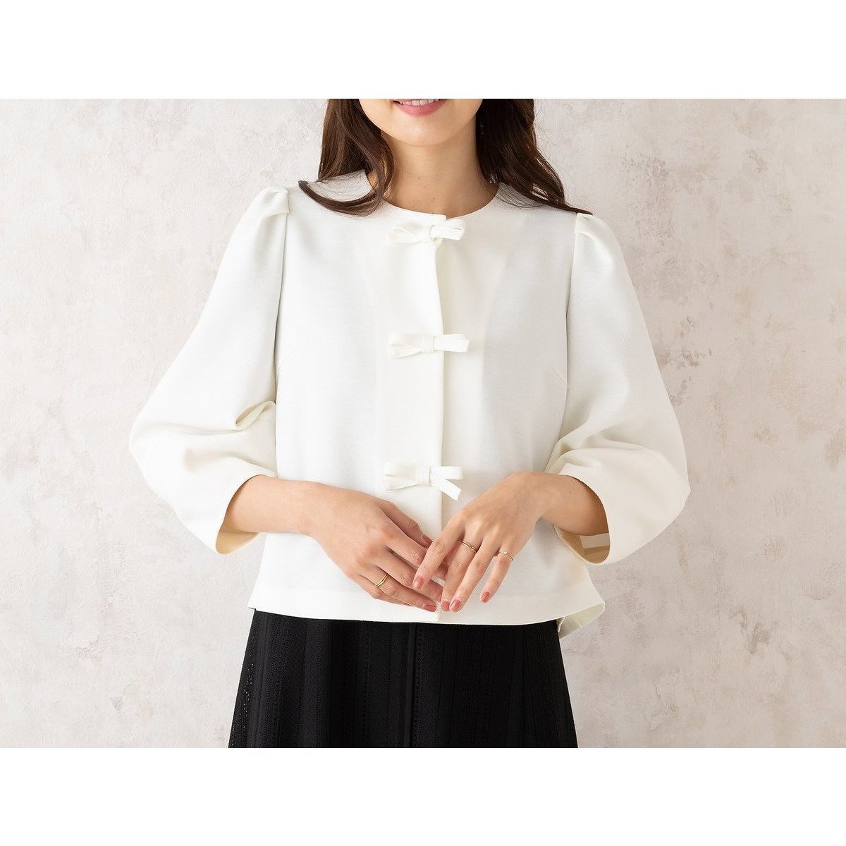 【ローズティアラ/Rose Tiara】のフロントリボンノーカラージャケット インテリア・キッズ・メンズ・レディースファッション・服の通販 founy(ファニー) 　ファッション　Fashion　レディースファッション　Fashion for Women　アウター　Coat / Outerwear Collection　レディースジャケット・軽アウター　Jackets　ノーカラージャケット / シンプル上品コーデ　Collarless Jackets　ジャケット　Jacket, Outerwear　ポケット　Pocket, Pocket Detail　リボン　Ribbon, Bow　夏　Summer　オフ|ID: prp329100004557864 ipo3291000000032748453