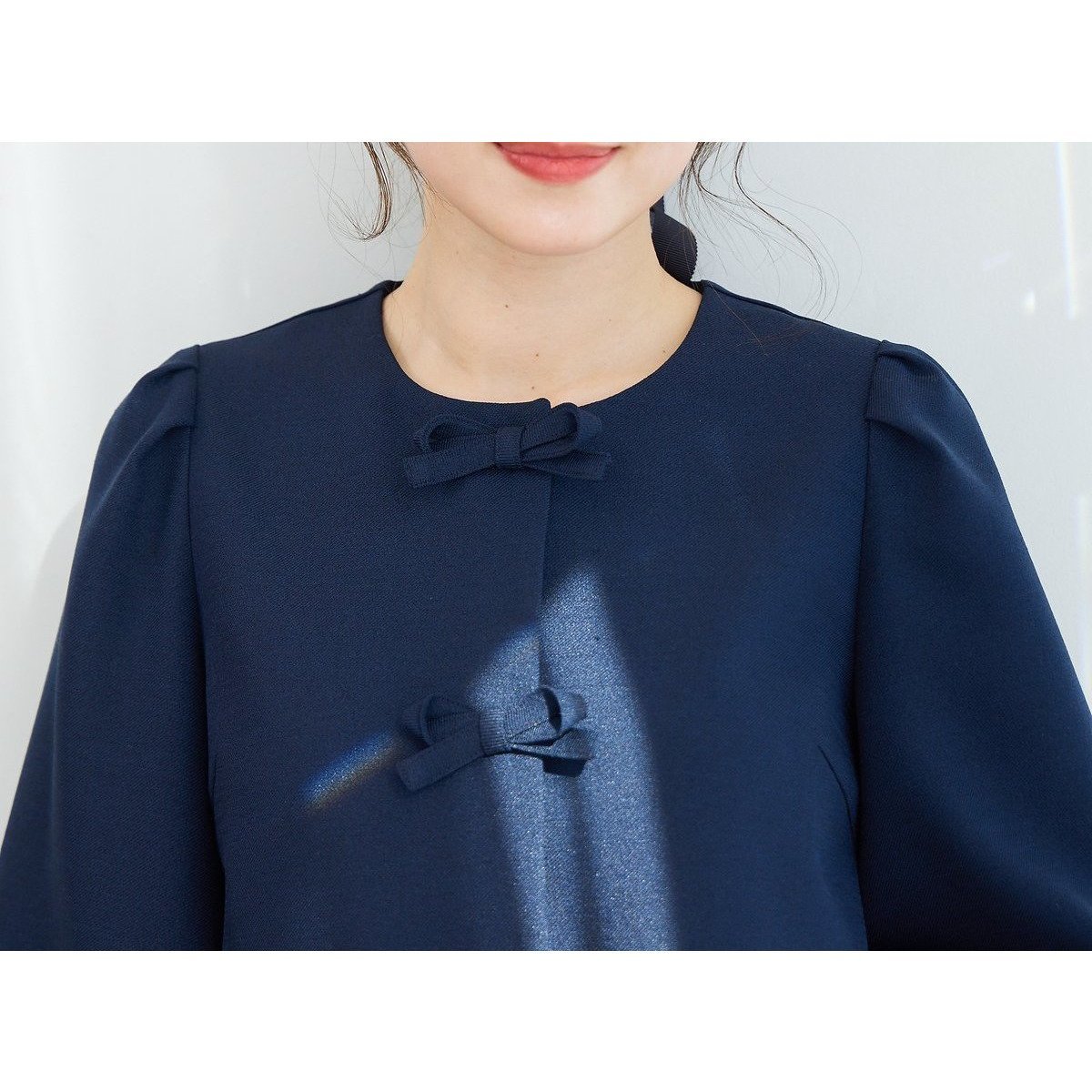 【ローズティアラ/Rose Tiara】のフロントリボンノーカラージャケット インテリア・キッズ・メンズ・レディースファッション・服の通販 founy(ファニー) 　ファッション　Fashion　レディースファッション　Fashion for Women　アウター　Coat / Outerwear Collection　レディースジャケット・軽アウター　Jackets　ノーカラージャケット / シンプル上品コーデ　Collarless Jackets　ジャケット　Jacket, Outerwear　ポケット　Pocket, Pocket Detail　リボン　Ribbon, Bow　夏　Summer　ダークブルー|ID: prp329100004557864 ipo3291000000032748455