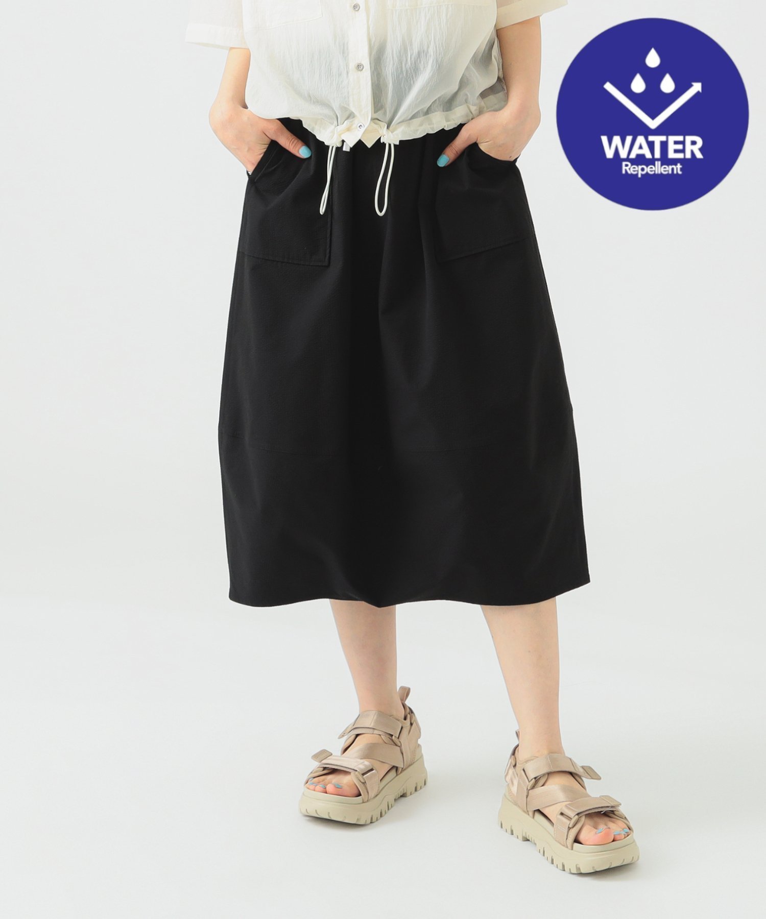 【ビーミングライフストアバイビームス/B:MING LIFE STORE by BEAMS】の撥水 コクーン スカート(S~M) 25SS 梅雨 雨の日 レイン アウトドア レジャー おでかけ インテリア・キッズ・メンズ・レディースファッション・服の通販 founy(ファニー) 　ファッション　Fashion　レディースファッション　WOMEN　スカート　Skirt　アウトドア　Outdoor　コクーン　Cocoon　サッカー　Soccer　シンプル　Simple　スリット　Slit　人気　Popularity　ミモレ　Mimore　レイン　Rain　おすすめ　Recommend　2025年　2025　2025春夏・S/S　Ss,Spring/Summer,2025　BLACK|ID: prp329100004558162 ipo3291000000032387251