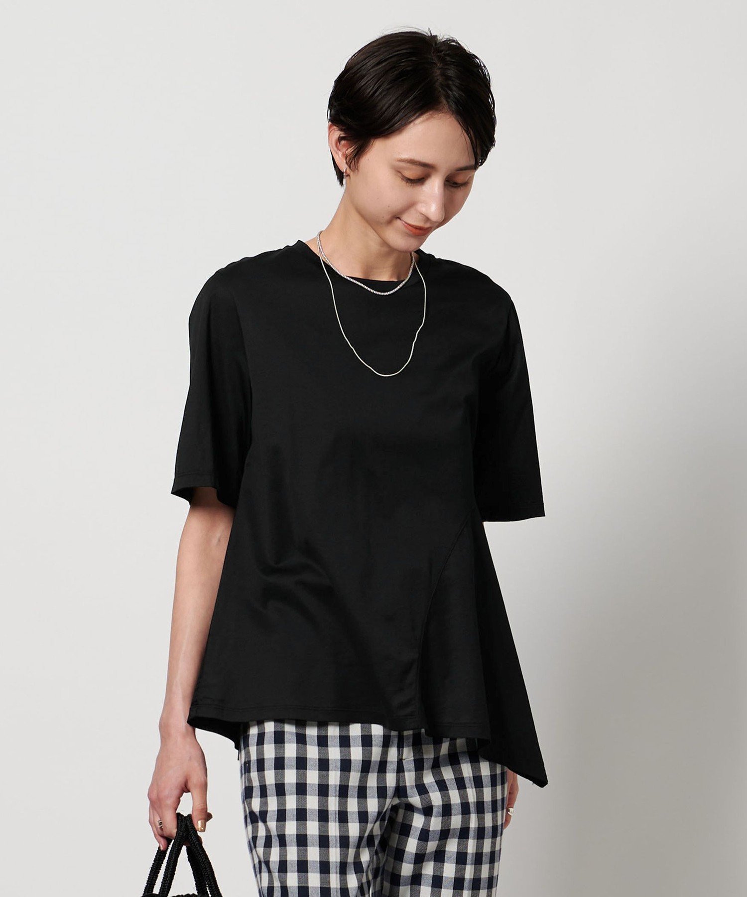 【ユナイテッドアローズ/UNITED ARROWS】のイレギュラーヘム ショートスリーブ カットソー インテリア・キッズ・メンズ・レディースファッション・服の通販 founy(ファニー) 　ファッション　Fashion　レディースファッション　Fashion for Women　トップス・カットソー　Cut & Sew Tops　カットソー・ベーシックTシャツ　Cut-and-Sewn Tops / Stretch Tees & Basics　おすすめ　Recommended / Our Picks　イレギュラーヘム　Irregular Hem　カットソー　Cut and Sewn Top　シアー　Sheer, See-Through　ショート　Short, Short Length　シンプル　Simple, Minimal　スリーブ　Sleeve, Long Sleeve / Short Sleeve　フェミニン　Feminine, Girly　ヘムライン　Hemline, Bottom Cut　ワイド　Wide, Wide Fit　BLACK|ID: prp329100004558327 ipo3291000000033015632