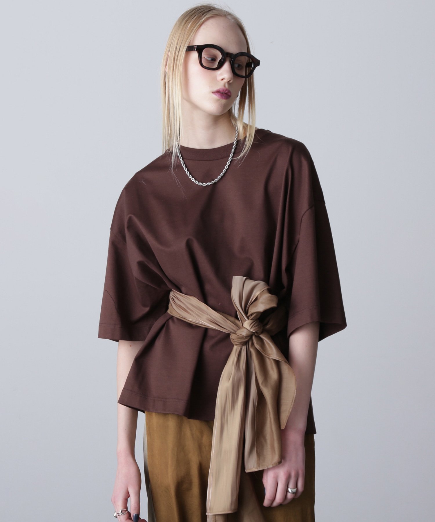 【ローズバッド/ROSE BUD】のバックリボン-T インテリア・キッズ・メンズ・レディースファッション・服の通販 founy(ファニー) 　ファッション　Fashion　レディースファッション　WOMEN　オーガンジー　Organdy　サテン　Satin　リボン　Ribbon　定番　Standard　BROWN|ID: prp329100004558468 ipo3291000000032341280