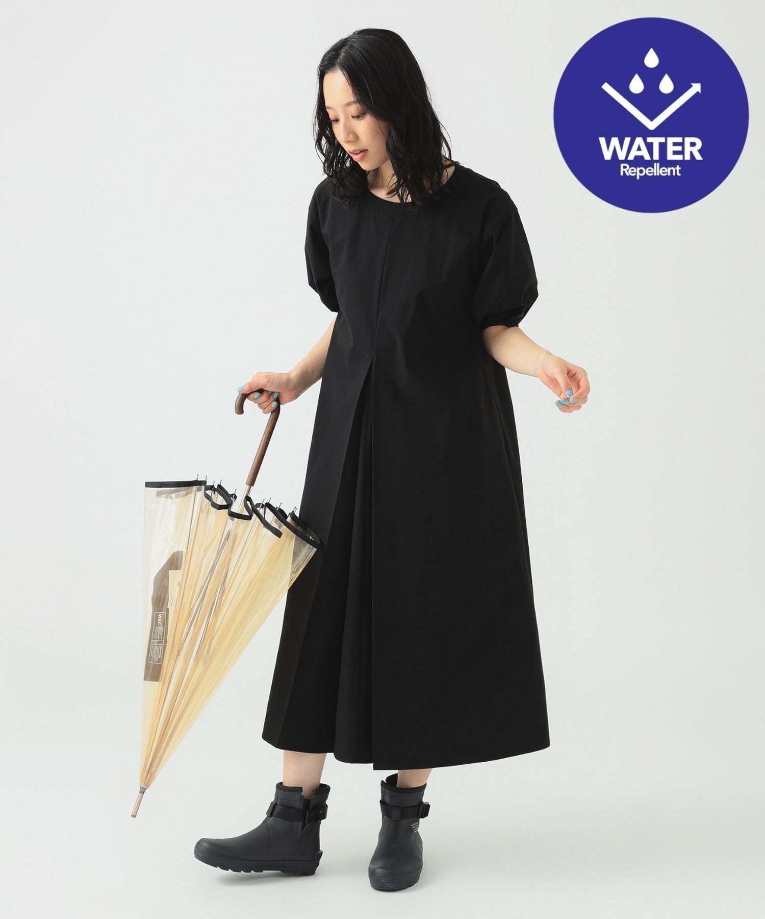 【ビーミングライフストアバイビームス/B:MING LIFE STORE by BEAMS】の撥水 タック ワンピース(S~L) 25SS 梅雨 雨の日 レイン アウトドア レジャー おでかけ リラックス 体型カバー 夏 デザイン 着映え インテリア・キッズ・メンズ・レディースファッション・服の通販 founy(ファニー) 　ファッション　Fashion　レディースファッション　Fashion for Women　ワンピース　Dresses　2025年　2025　2025春夏・S/S　Spring/Summer 2025 SS25　アウトドア　Outdoor Clothing　サッカー　Seersucker, Summer Fabric　シンプル　Simple, Minimal　スリーブ　Sleeve, Long Sleeve / Short Sleeve　フロント　Front, Front Design　ボックス　Boxy, Box Shape　リラックス　Relax, Relaxed Fit　レイン　Rain, Rainproof　夏　Summer　BLACK|ID: prp329100004558470 ipo3291000000032986497