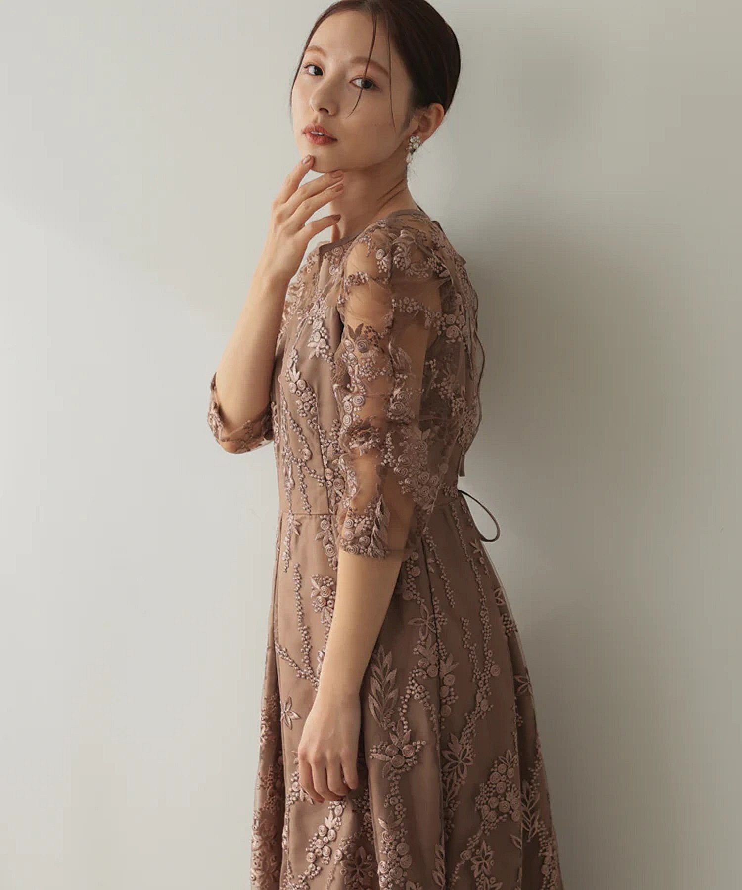 【プレフェリール/PREFERIR】の刺繍レースバックリボン結婚式パーティードレス インテリア・キッズ・メンズ・レディースファッション・服の通販 founy(ファニー) 　ファッション　Fashion　レディースファッション　Ladies' Fashion Online　ワンピース　Dress　ドレス　Party Dresses　エレガント 上品　Elegant　オケージョン　Occasion　ドレス　Dress　ラベンダー　Lavender　リボン　Ribbon　レース　Race　二次会　Wedding Party　結婚式　Wedding Ceremony　モカ|ID: prp329100004558479 ipo3291000000032652413